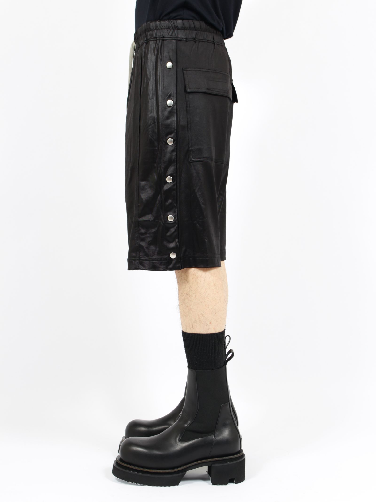 【26SS】サイドスナップボタン ワイド プッシャー ショーツ ハーフ パンツ / WIDE PUSHER SHORTS / ブラック