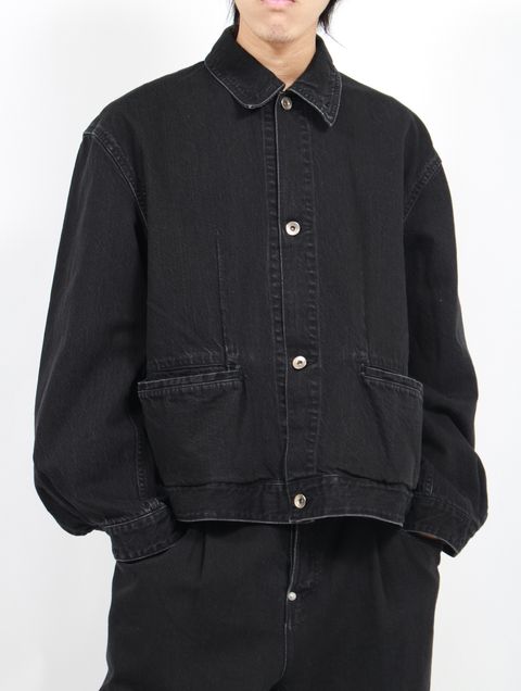 【25SS】マニプレート ドレープ ポケット ウォッシュド デニム ジャケット / MANIPULATION DRAPE POCKET WASHED DENIM JACKET / ウォッシュブラック