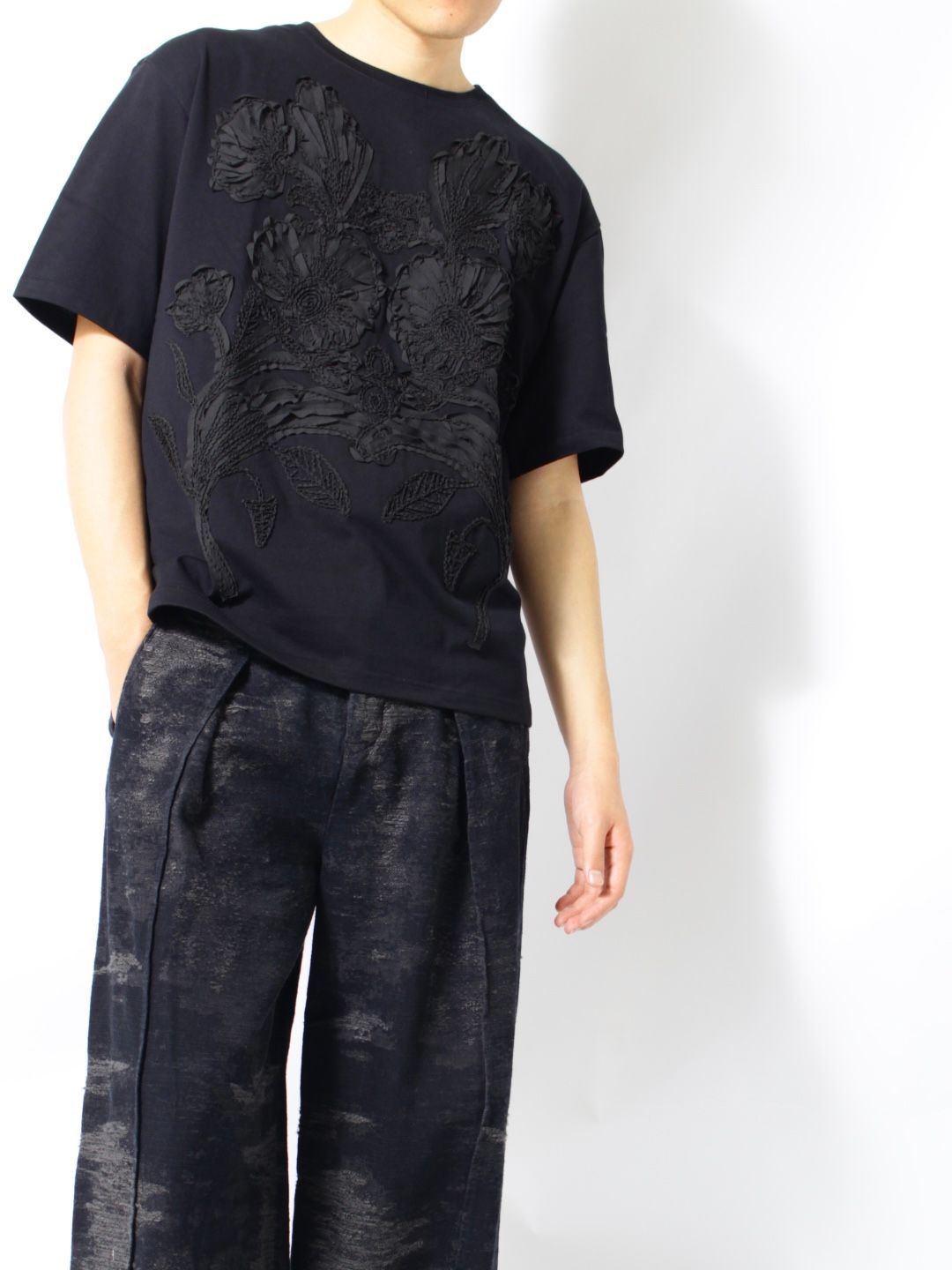 【25SS】 花柄 刺繍 半袖 Tシャツ / EMBROIDERY T-SHIRTS / ブラック