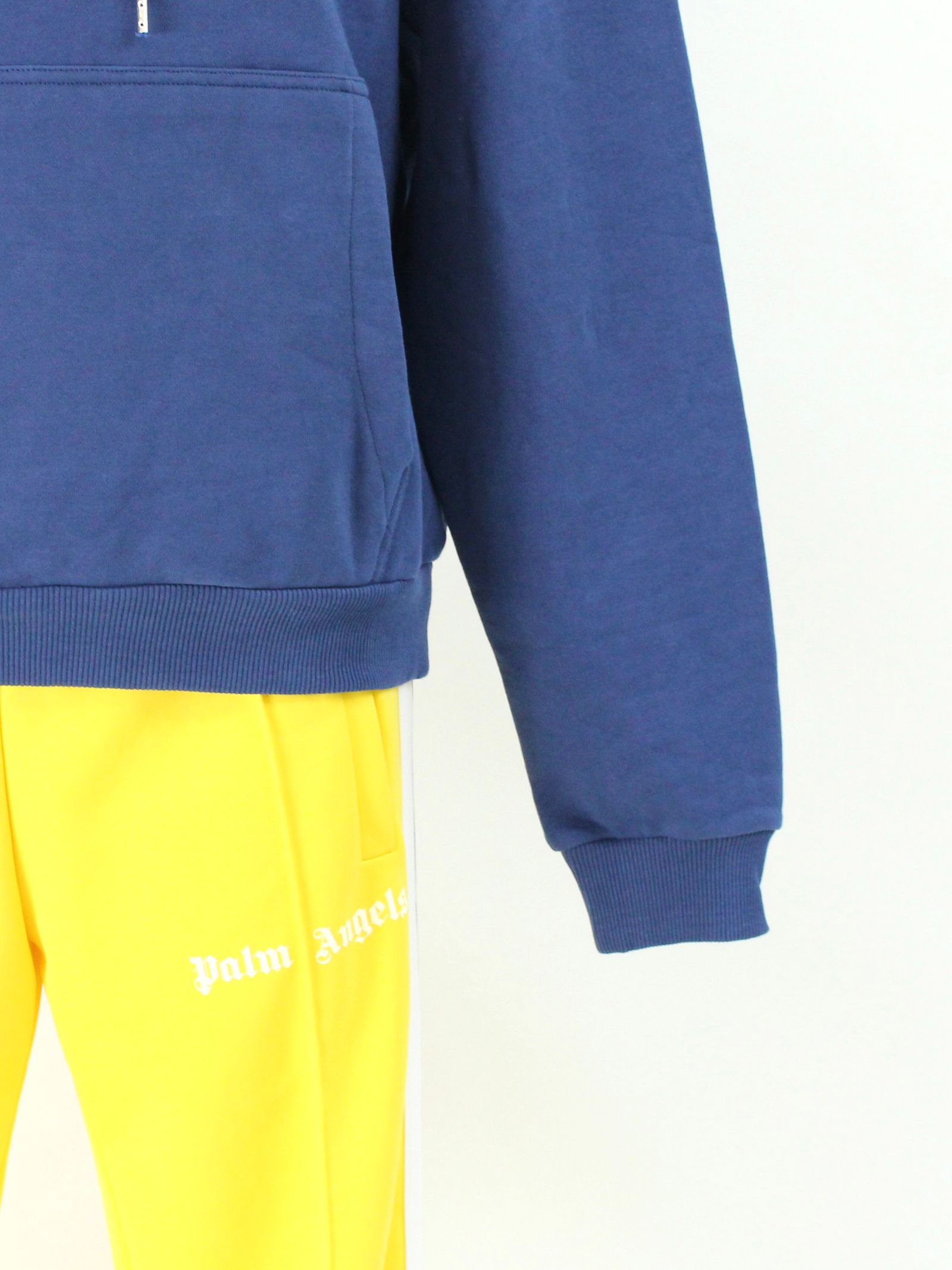 刺繍ロゴ フーディー / BLUE NAVY HOODIE WITH MULTICOLOR LOGO / ブルーネイビー × マルチ