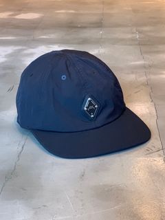 【20AW】パネルロゴ ストレートキャップ / Rhombus Badge Cap / ブラック × シルバー