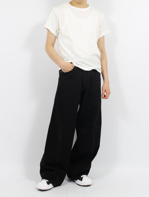 【26AW】3D ツイステッド ワイド レッグ ジーンズ デニム パンツ / 3D TWISTED WIDE LEG JEANS / FADED BLACK(ブラック)