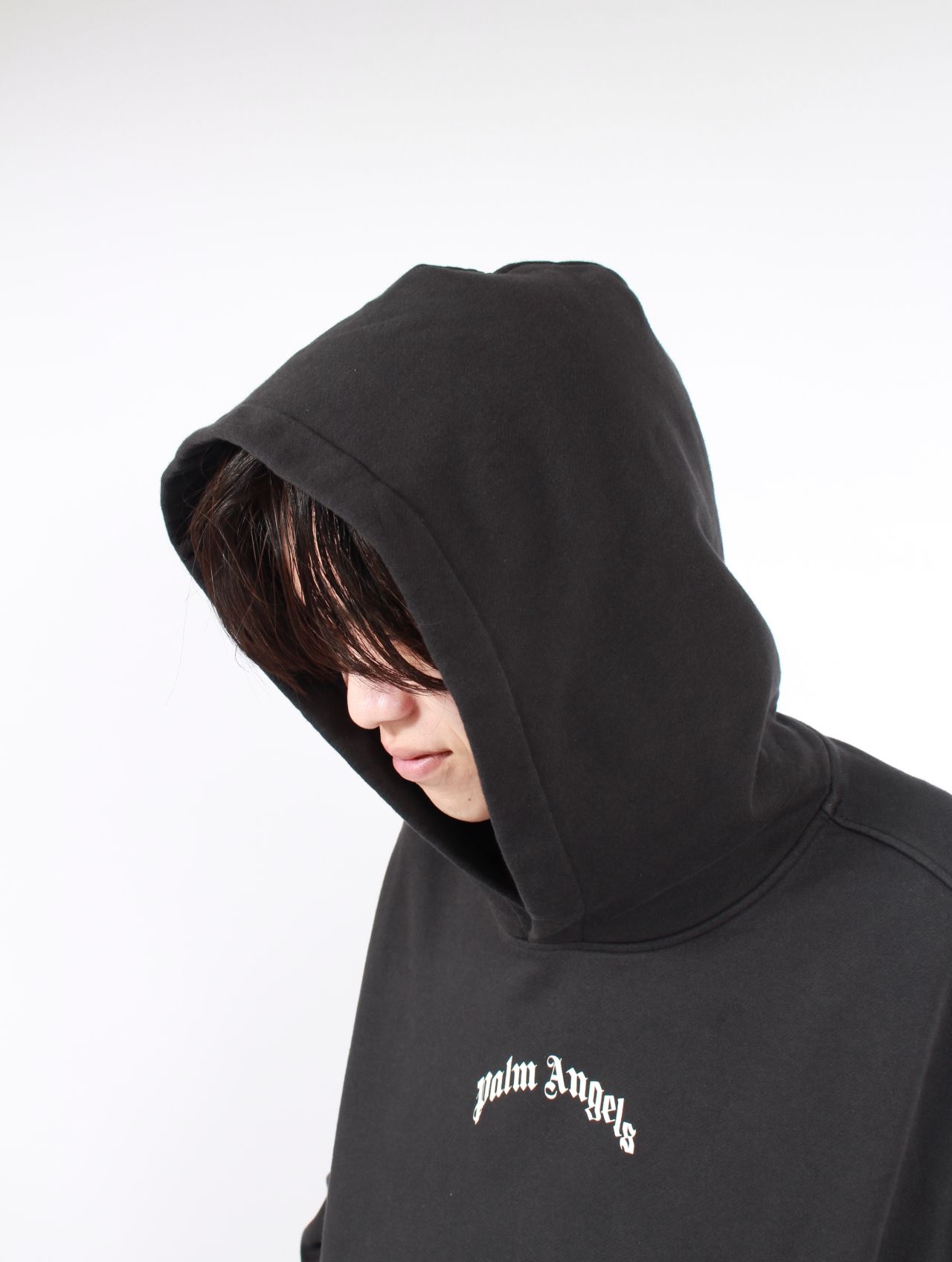【25AW】バック カーブロゴ ルーズ フーディー パーカー / BACK CURVED LOGO LOOSE HOODY / ブラック×ホワイト