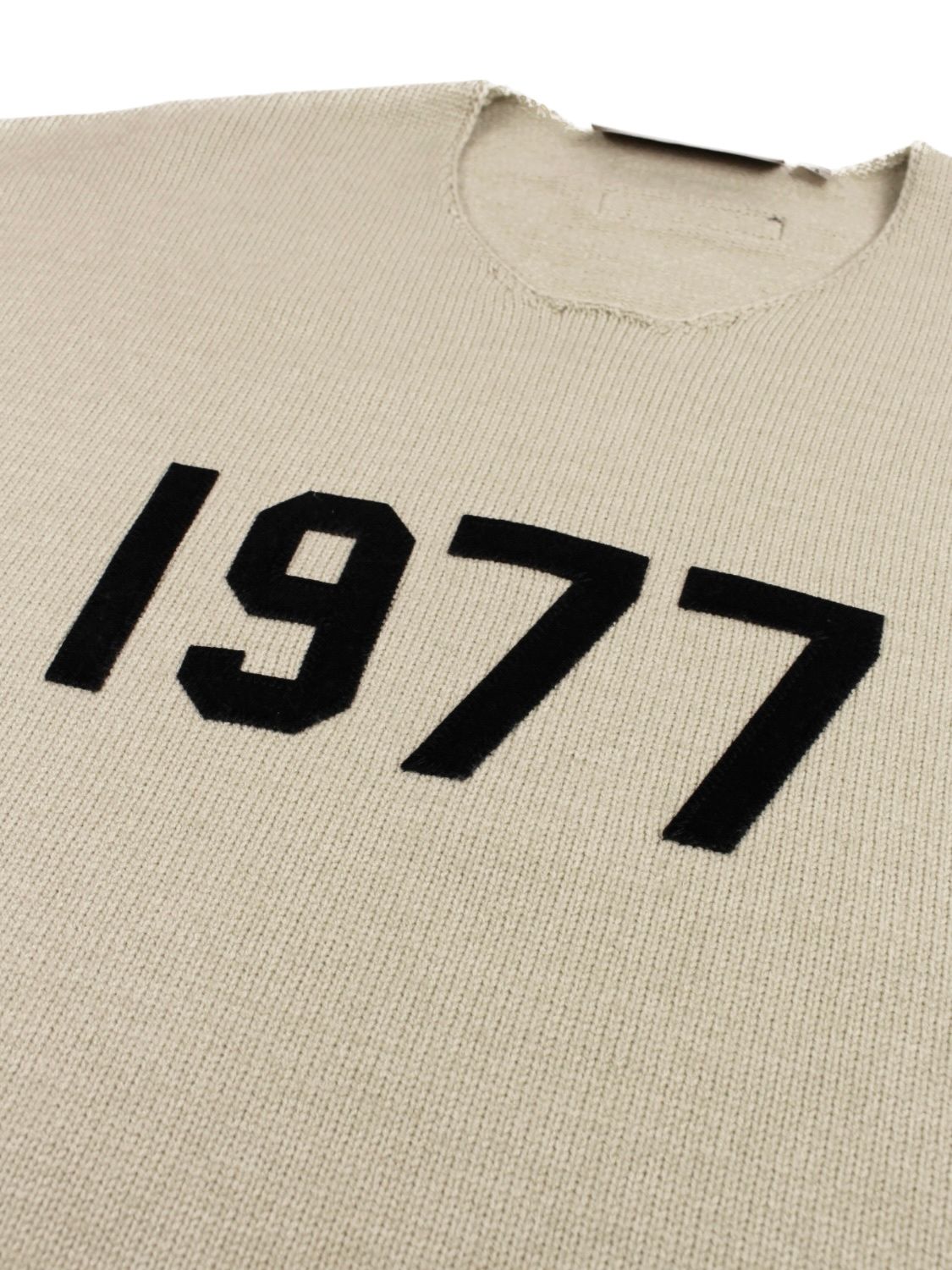 ホワイトブラウン FOG エッセンシャルズ セーター 1977 ロゴ