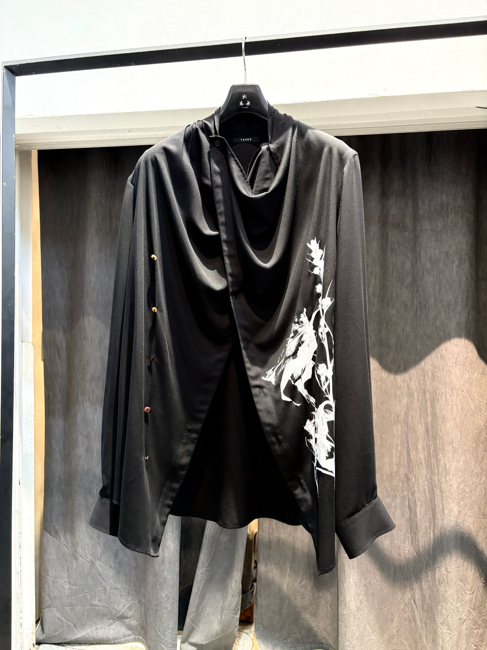【27SS】ドレープド デザイン シャツ 花柄 長袖シャツ / DRAPED DESIGN SHIRT / ブラック