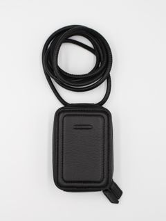 レザーストラップ付アイフォンアクセサリー マイクロバッグ / STRAPPED ACCESSORY MICROBAG / ブラック