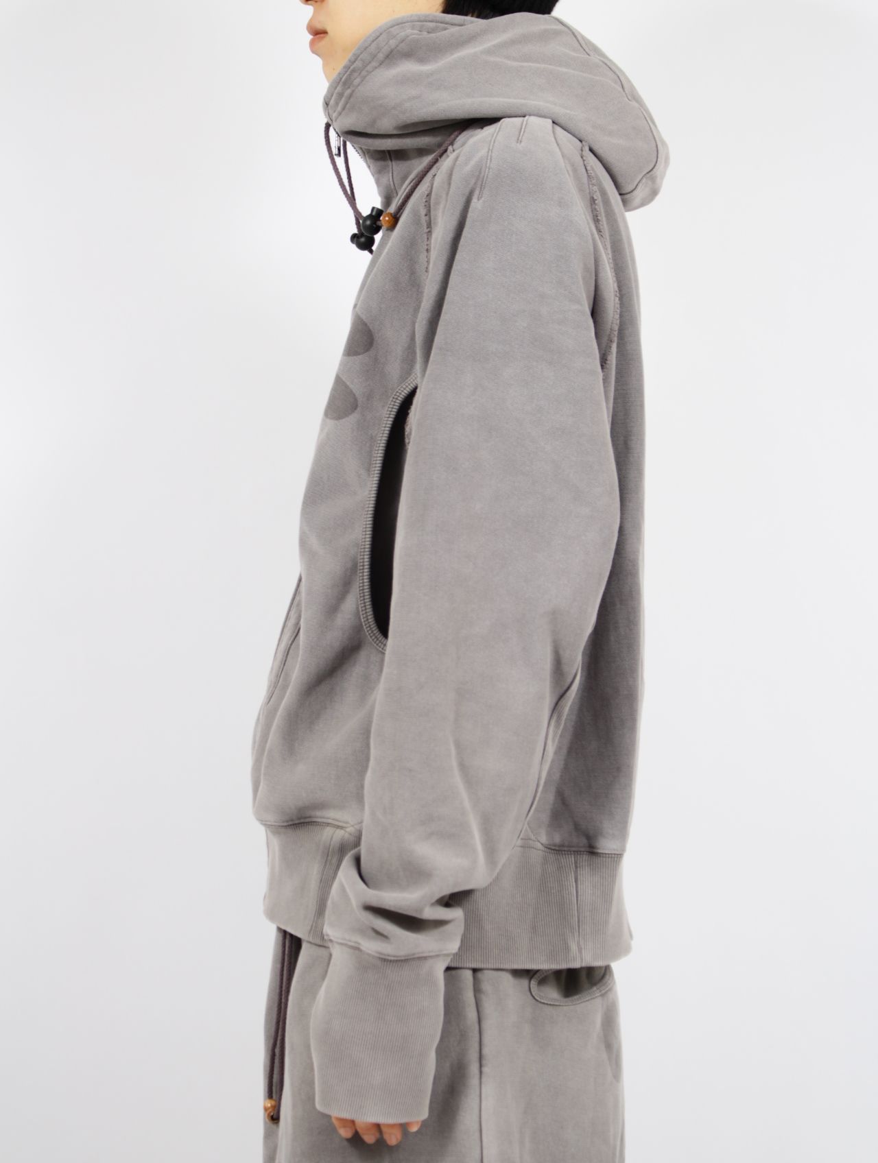 【25AW】25 フーディー パーカー / 25 HOODIE / グレー