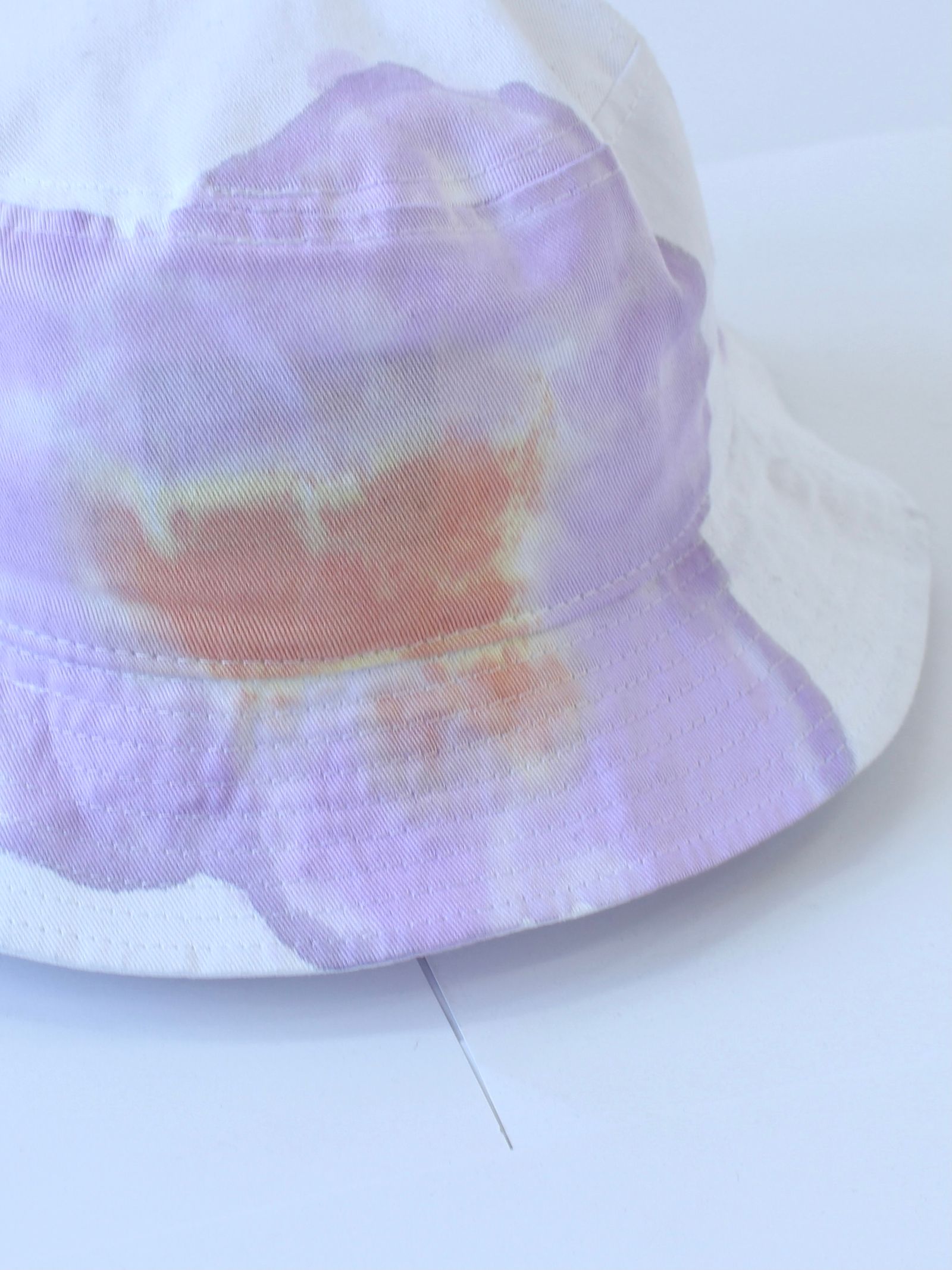 ランダムペイント バケットハット / WHITE BUCKET HAT MULTISPOTTED / ホワイト × マルチ