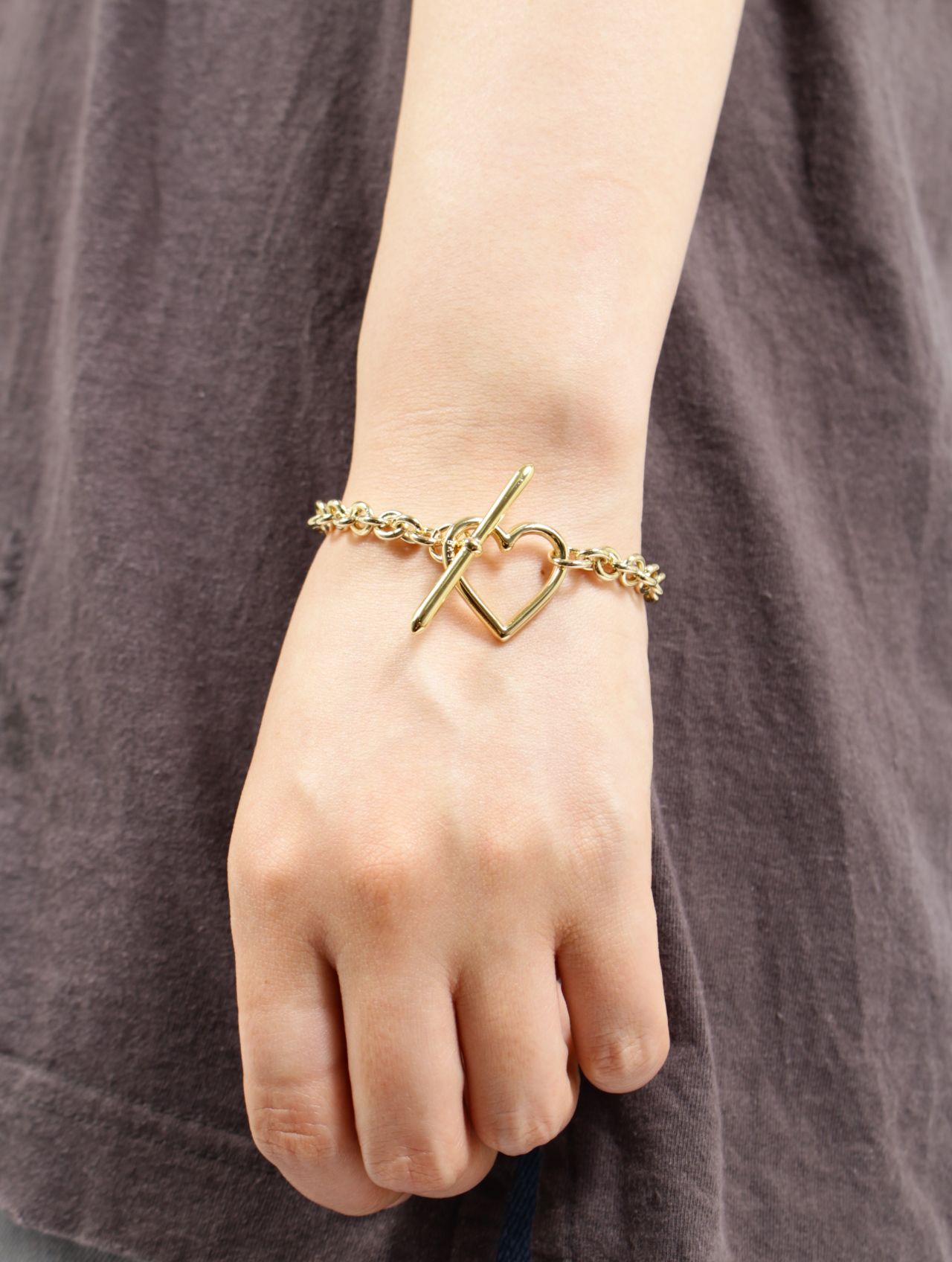 新品　BASICKS ハート　チェーン　ブレスレット　スモールリンク　ゴールド BASICKS - 【残りわずか】Heart Shaped Bracelet(SILVER×GOLD
