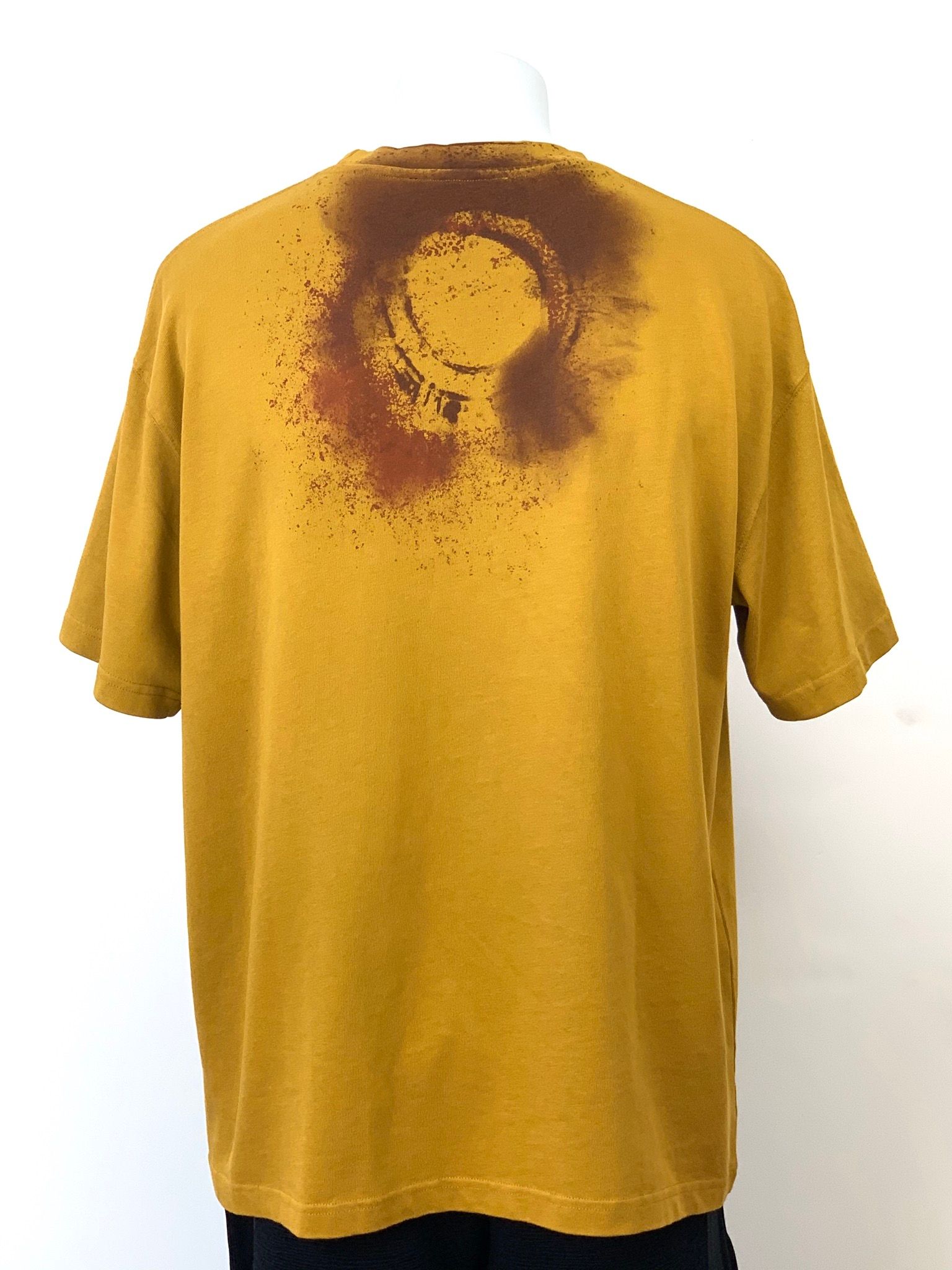 バックペイント ジャージTシャツ / COTTON SINGLE JERSEY SAFFRON EROSION T-SHIRT / サフラン × ブラウン