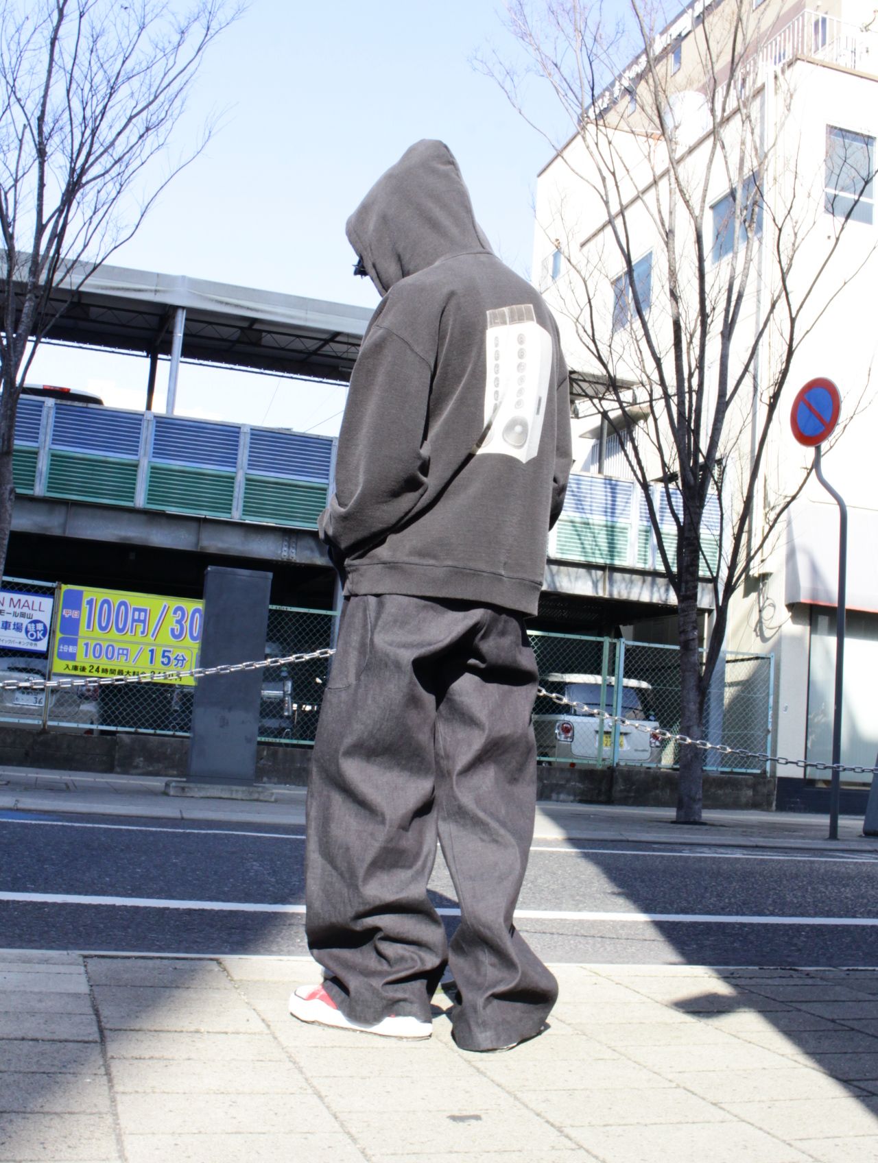 【25AW】 スピーカー グラフィック フーディー プルオーバー パーカー / SPEAKER GRAPHIC HOODIE  / ブラック