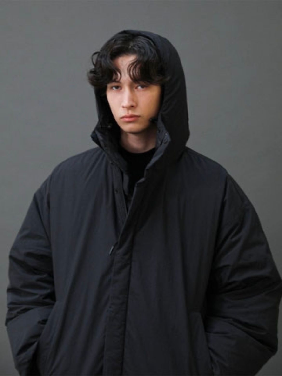【25AW】スノーマン フーデッド ダウン ジャケット / SNOWMAN HOODED DOWN JACKET  / ブラック