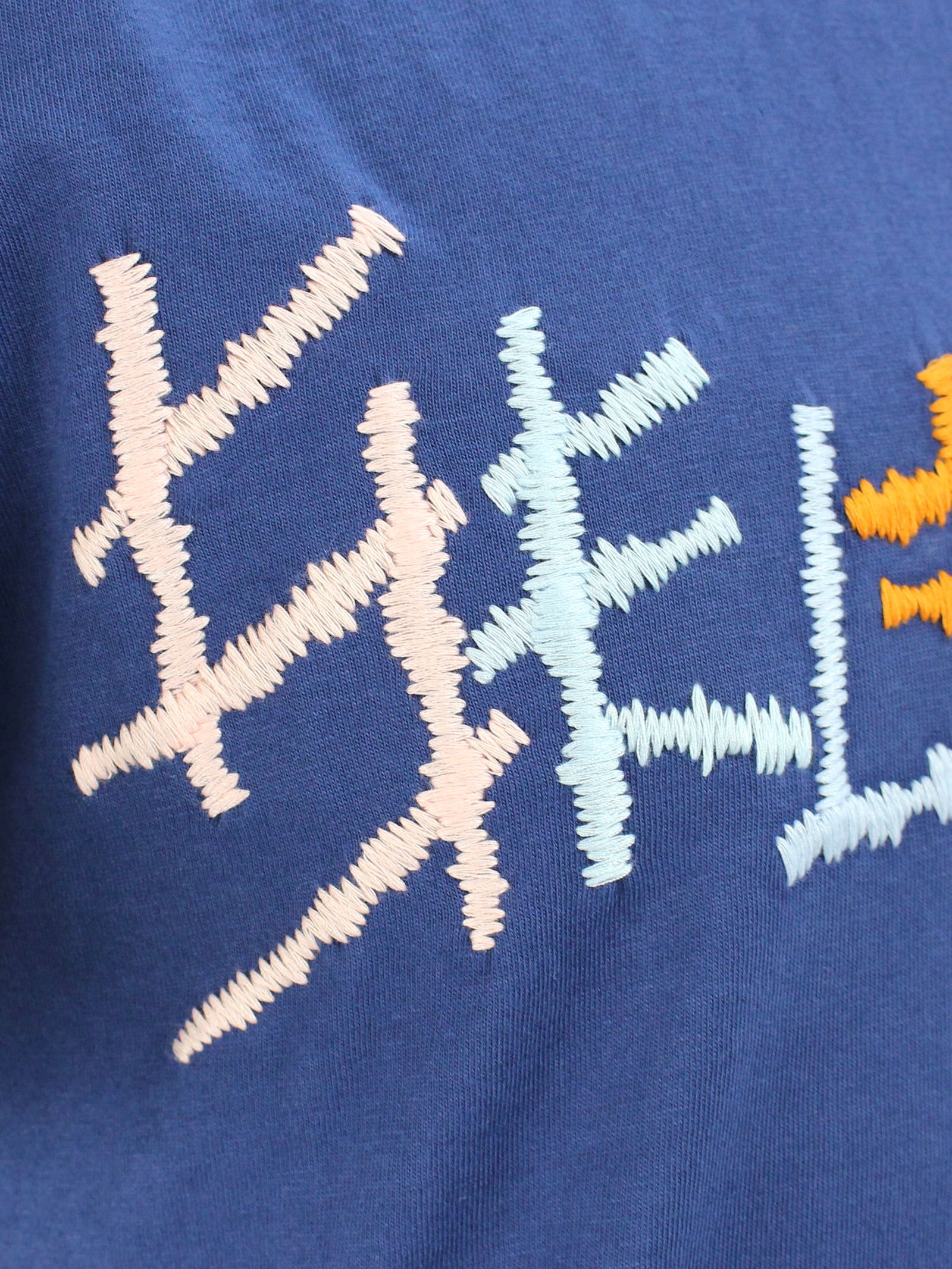 刺繍ロゴ Tシャツ / BLUE NAVY T-SHIRT WITH MULTICOLOR LOGO / ブルーネイビー × マルチ