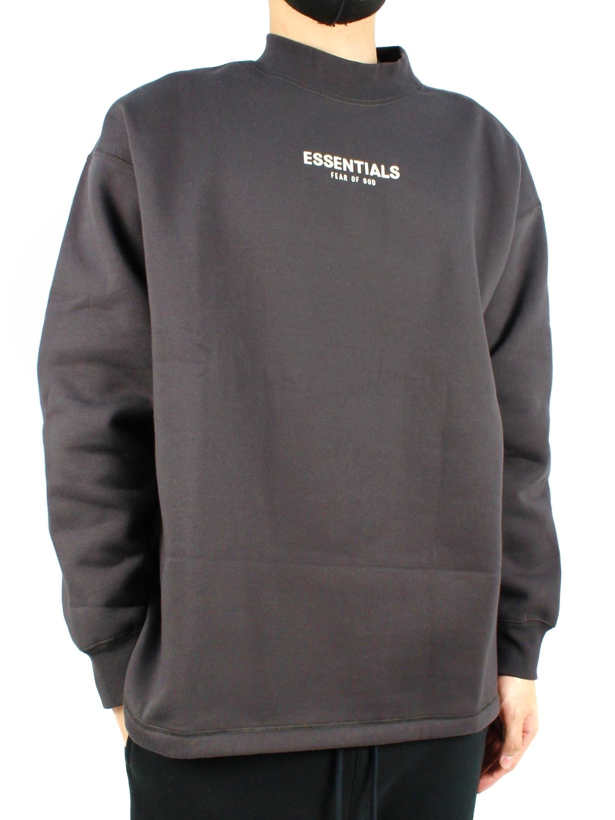 フォグ  ESSENTIALS Crew Neck Cloud Dancer フロントロゴクルーネックスウェット メンズ M