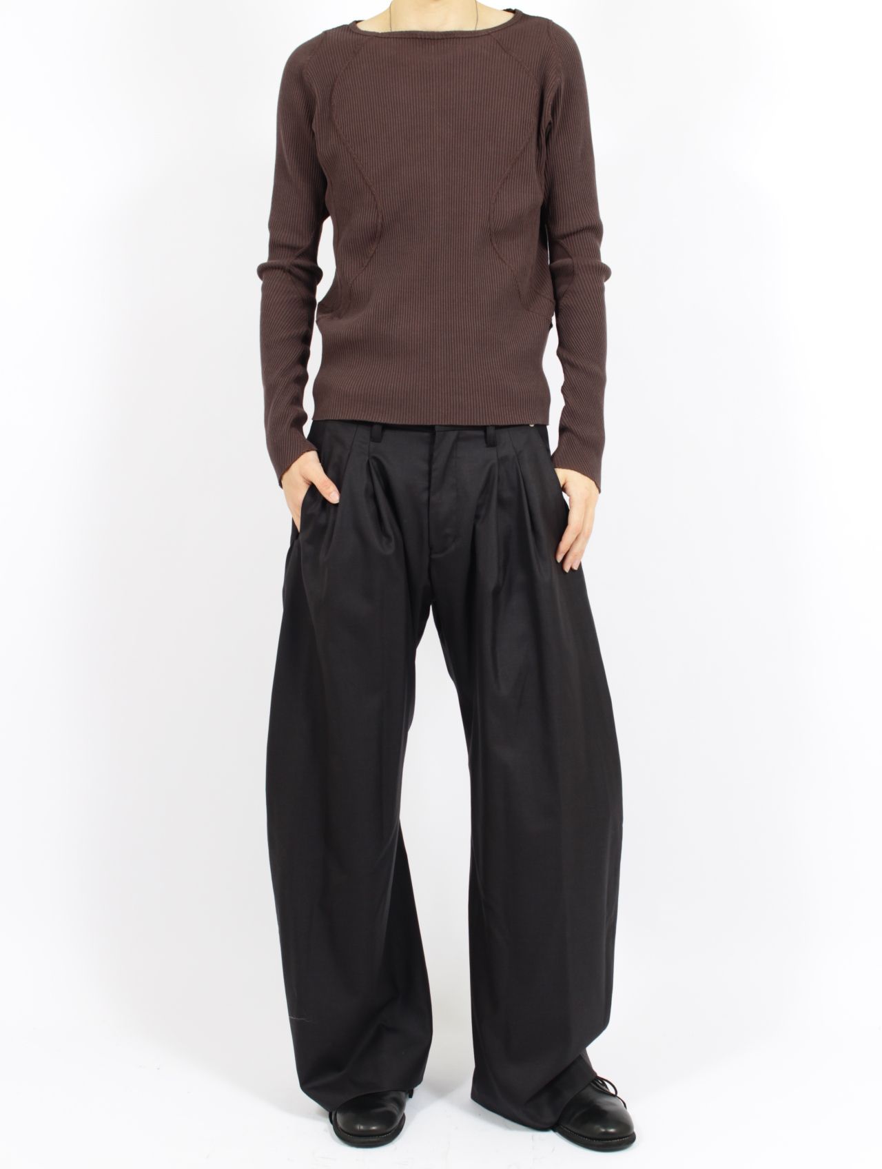 NVRFRGT - 【26SS】 2タック カーブド レッグ トラウザー / 2TUCK