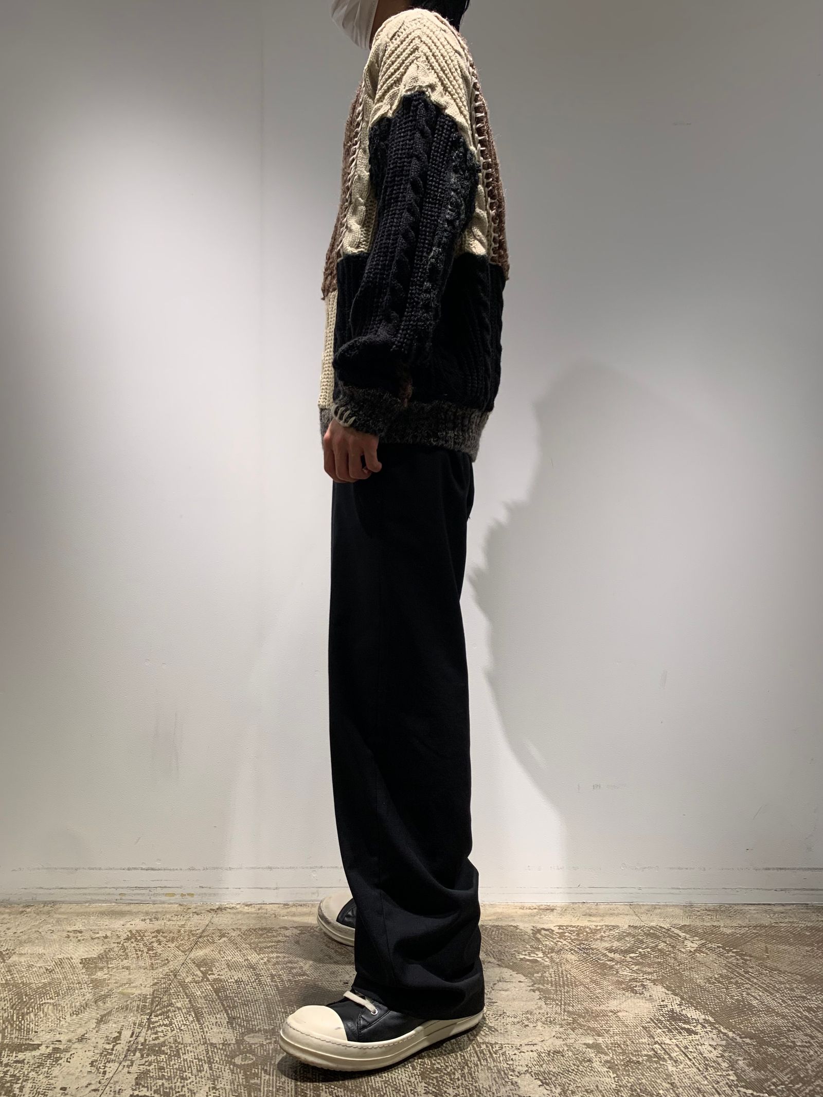 Andersson Bell【DAPHNE CREW-NECK SWEATER】を用いた大人ニットコーデ