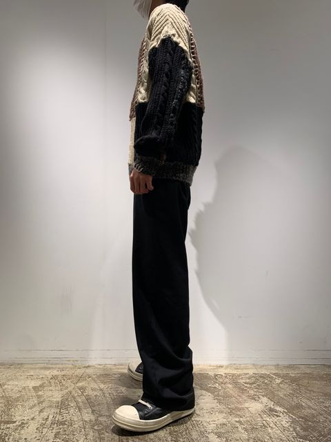Andersson Bell【DAPHNE CREW-NECK SWEATER】を用いた大人ニットコーデ