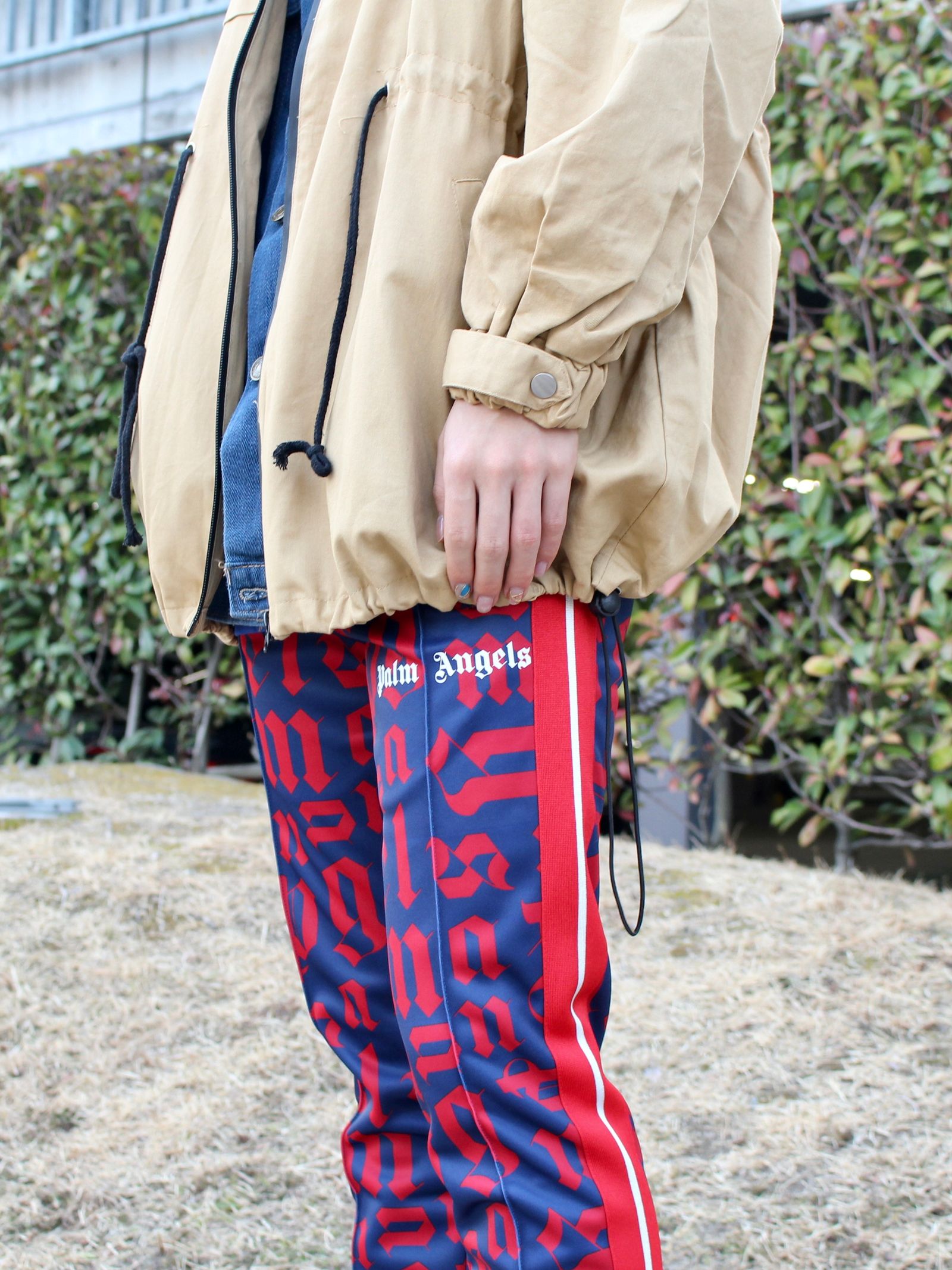 【ADANS 21SS】デザインの効いたアイテムで個性派コーデ