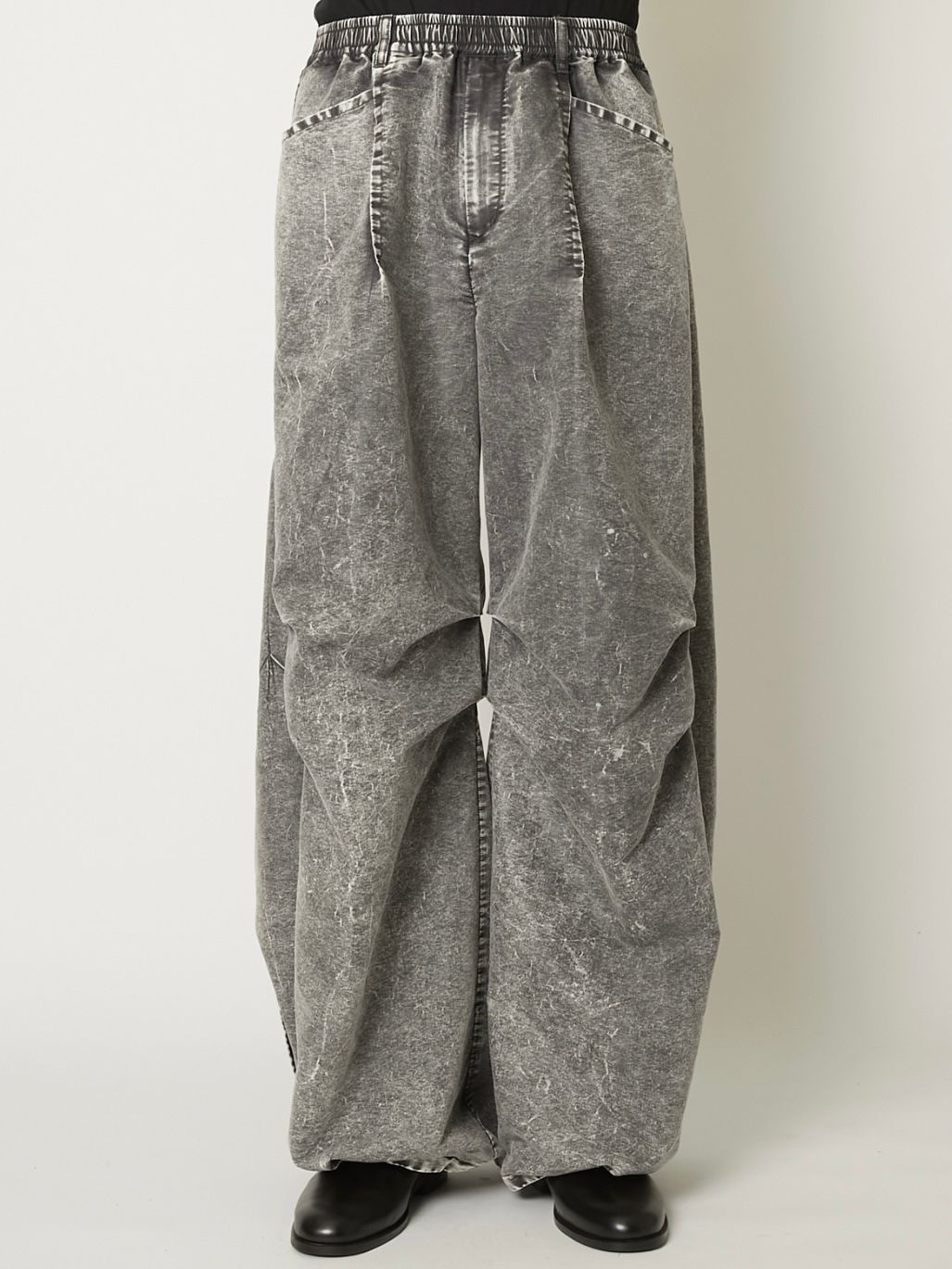 【26AW】タックド バルーン デニム / TUCKED BALLOON DENIM / ライト グレー