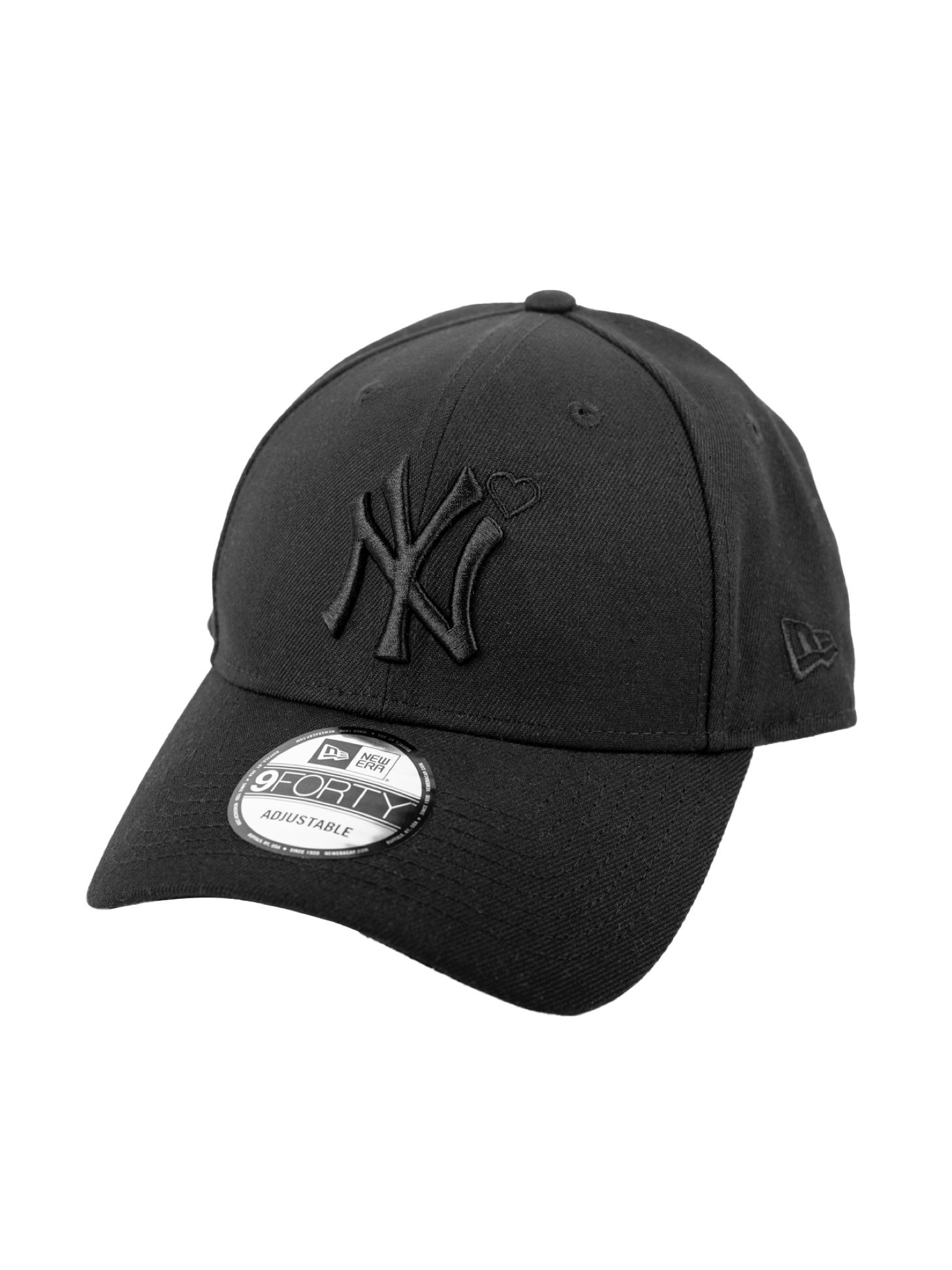【完売品】BASICKS 24ss newera Yankees cap検討します