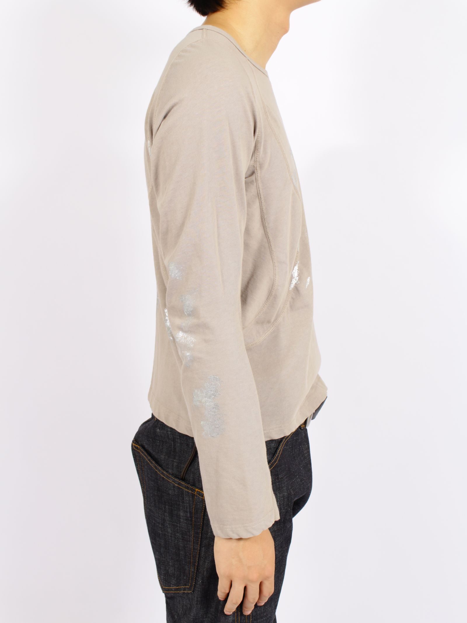 【26AW】フォイル プリント スプラッター ロング スリーブ Tシャツ 銀箔 長袖 カットソー / FOIL PAINT SPLATTER LONG SLEEVE T-SHIRT / CLAY(ベージュ)