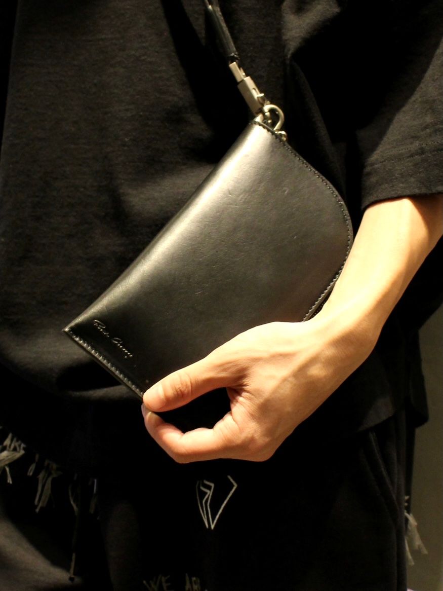 男は黙ってロゴTeeストリートスタイル!