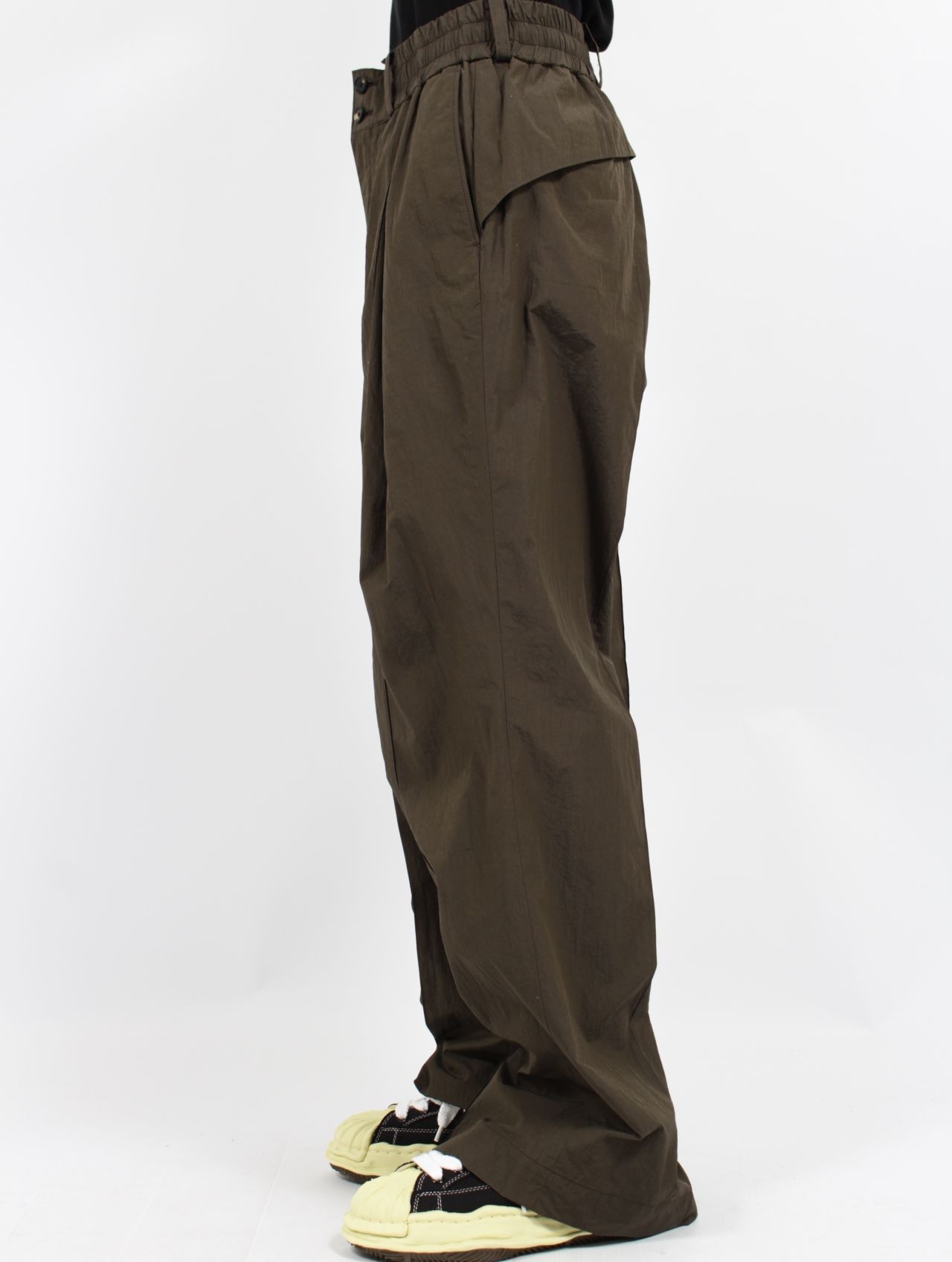 【25SS】ワッシャーナイロン ピンタック イージー トラウザーズ / WASHER NYLON  PINTUCK EASY TROUSERS .13 / バッファローブラウン