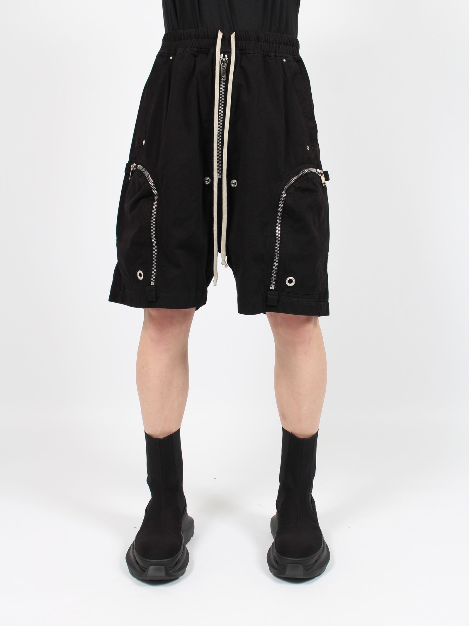 RICK OWENS DRKSHDW - 【24SS】バウハウスカーゴ ショートパンツ / BAUHAUS SHORTS / ブラック | STORY