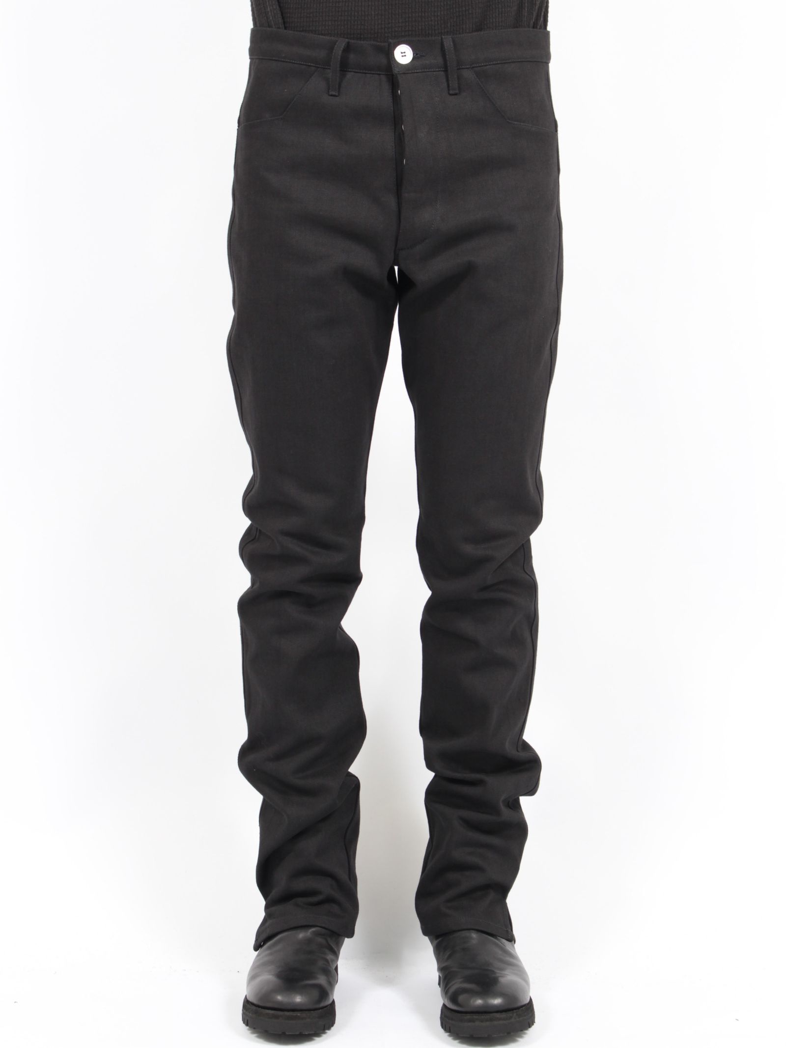 【24AW】バック スプリット フィッテッド デニム トラウザー / BACK SPLIT FITTED DENIM TROUSERS / オフブラック