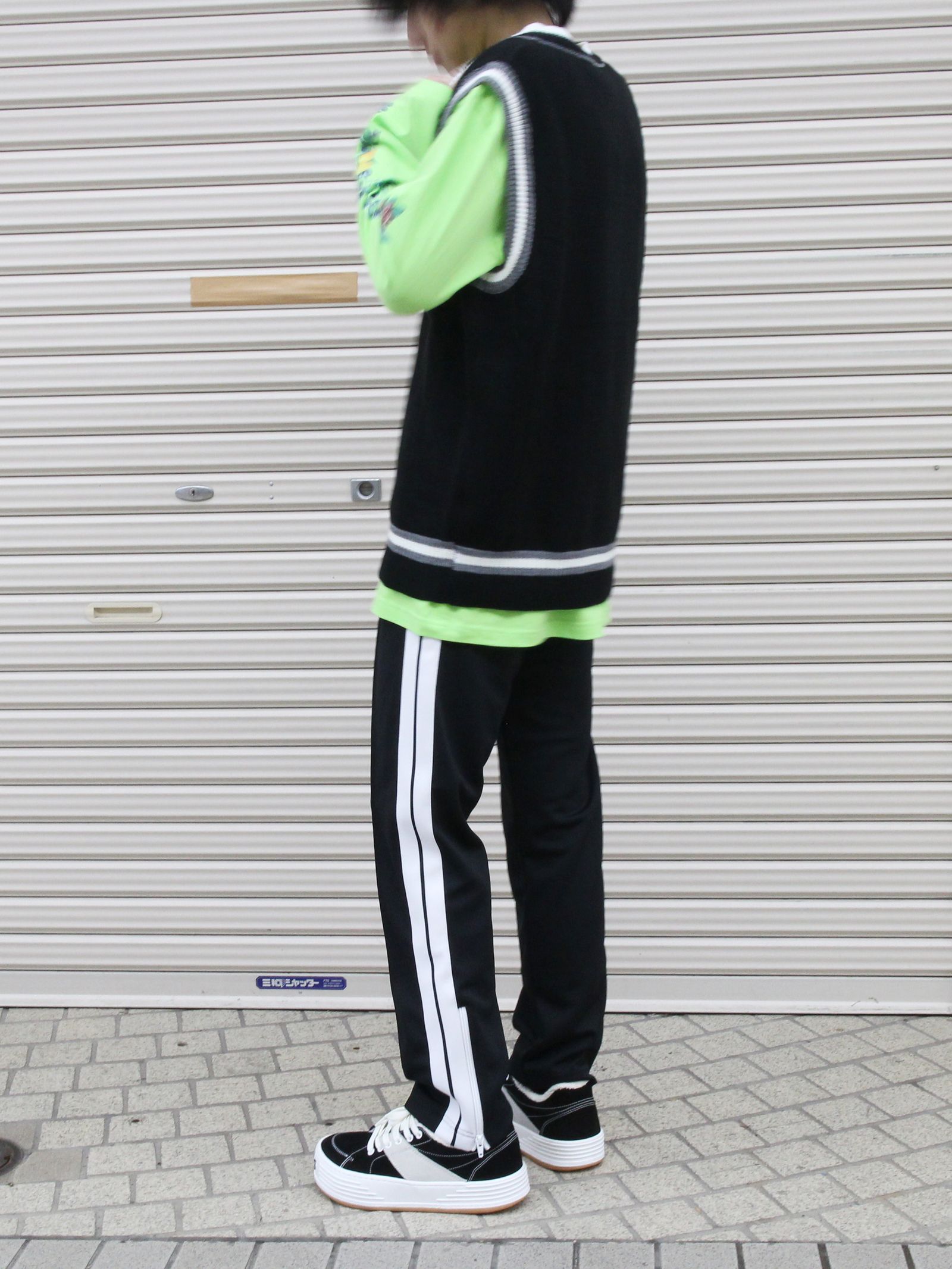 「2020AW」胸ロゴ ライン ニット / SILICON TAG KNIT VEST / ブラック