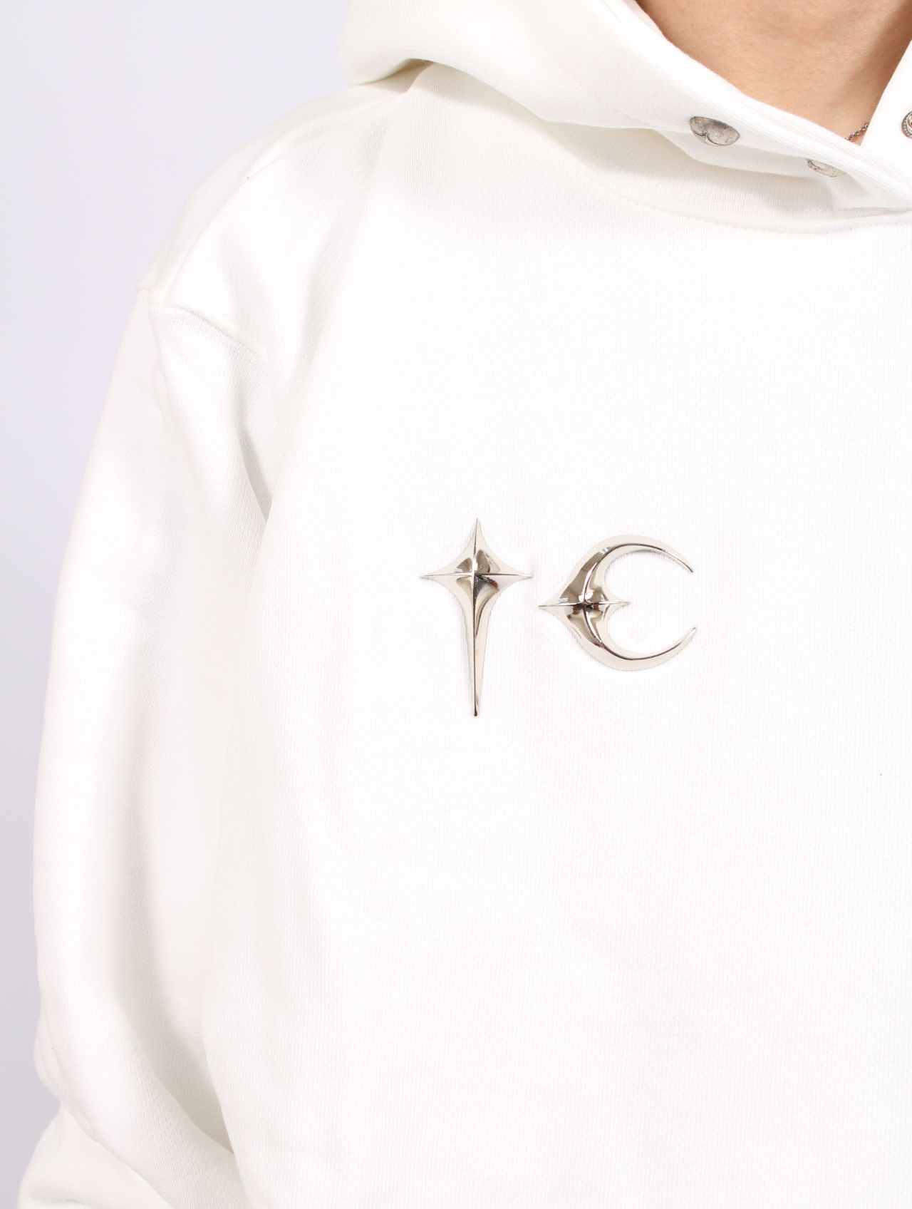 【25AW】アーマー フーディー TCロゴ スタッズ パーカー / ARMOR HOODIE / ホワイト