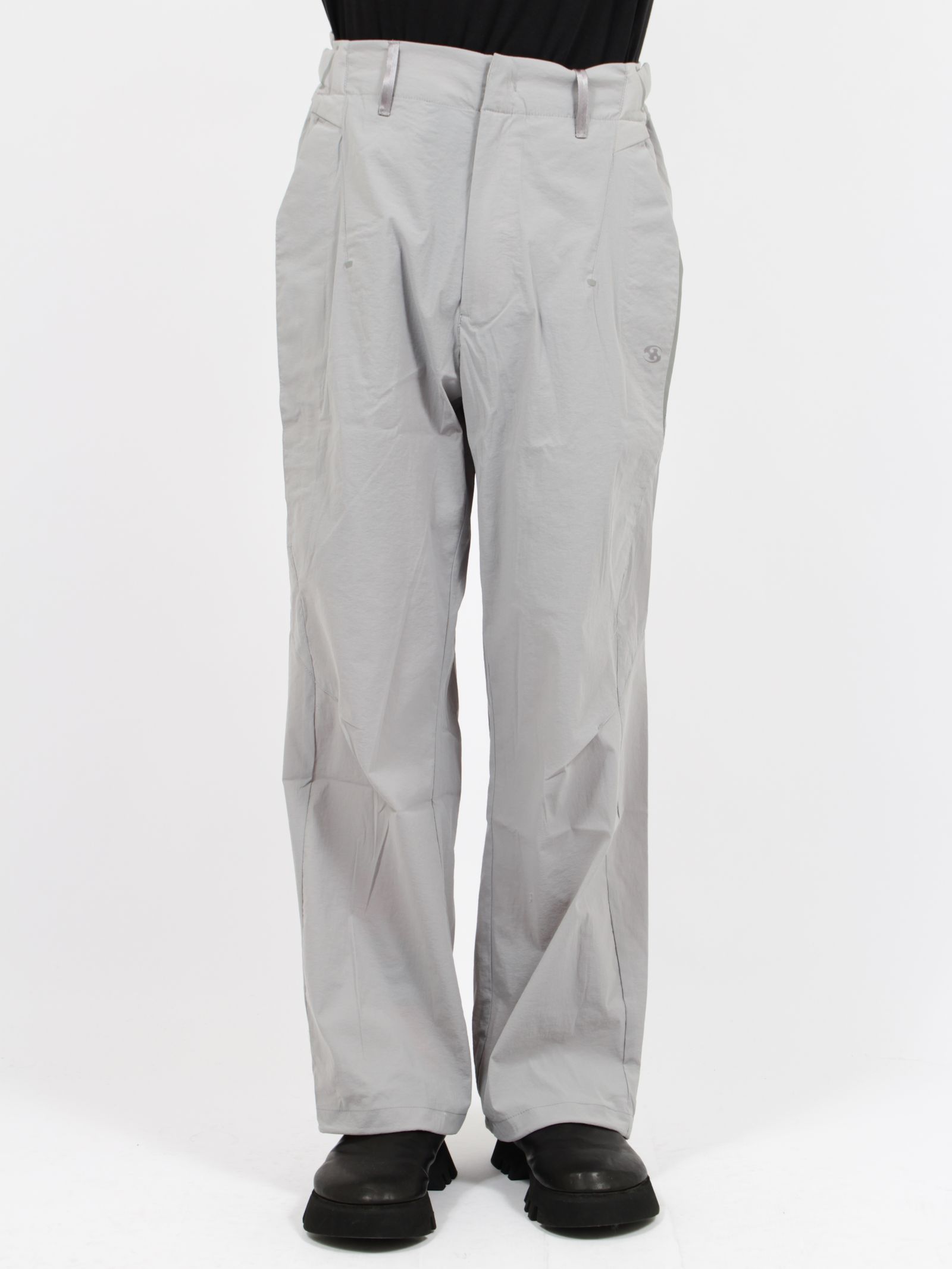 【26SS】ウェーブ テーパード パンツ / WEAVE TAPED PANTS / グレー