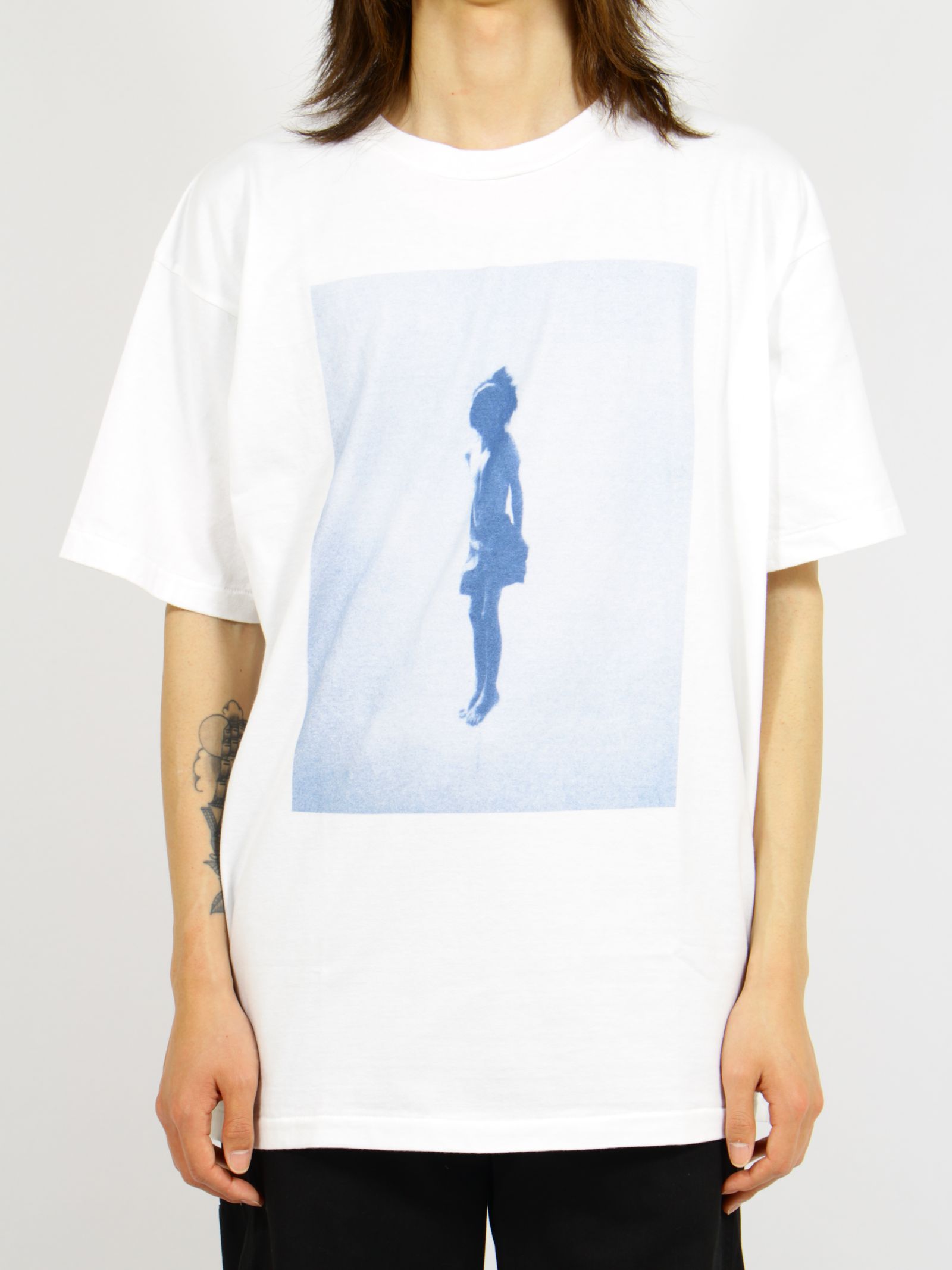 【26SS】ティム・バーバー フォトグラフ ボーイ Tシャツ オニータ / Tim Barber Photograph BOY T-SHIRT ONIETA / ホワイト