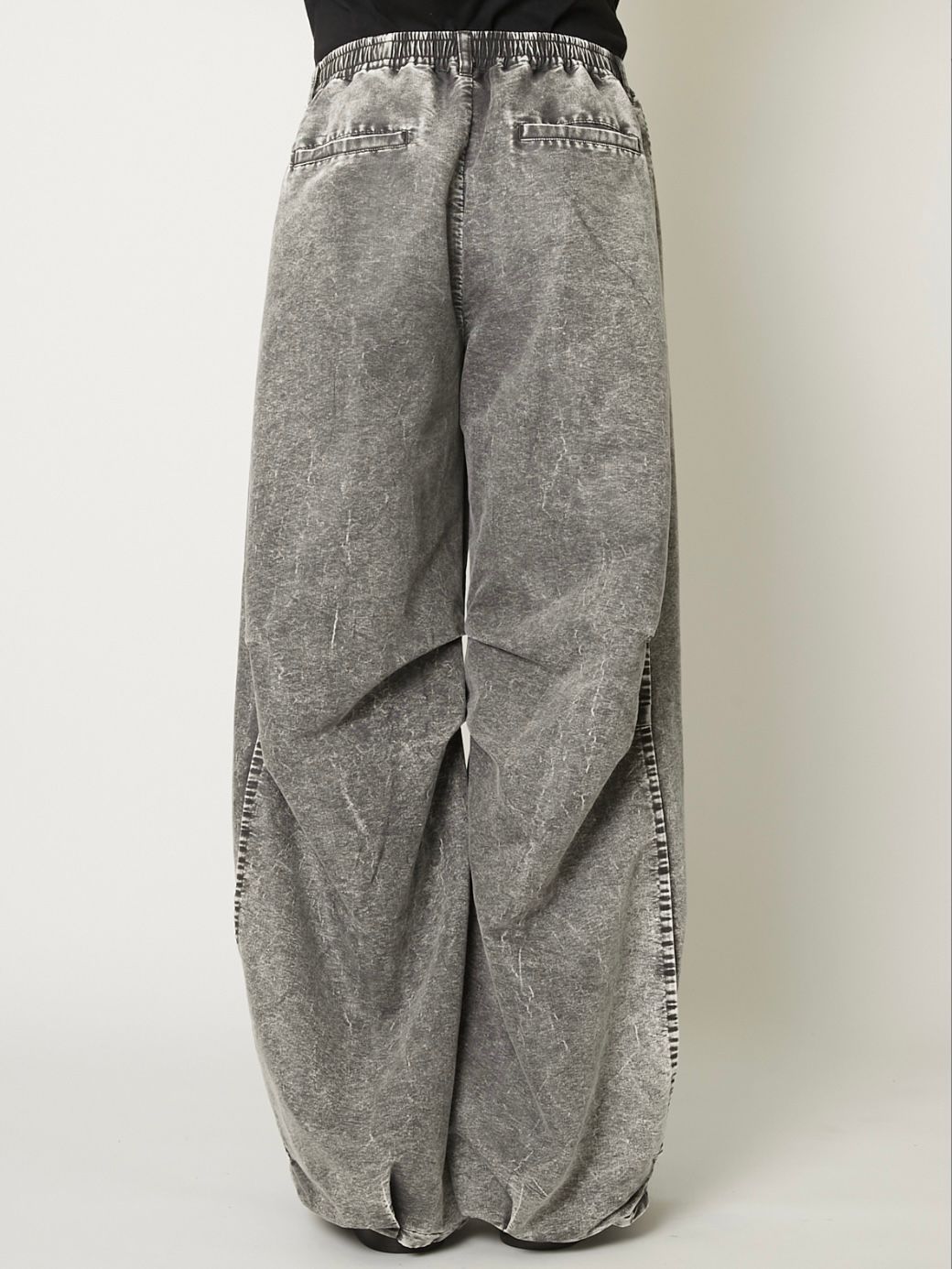 【26AW】タックド バルーン デニム / TUCKED BALLOON DENIM / ライト グレー