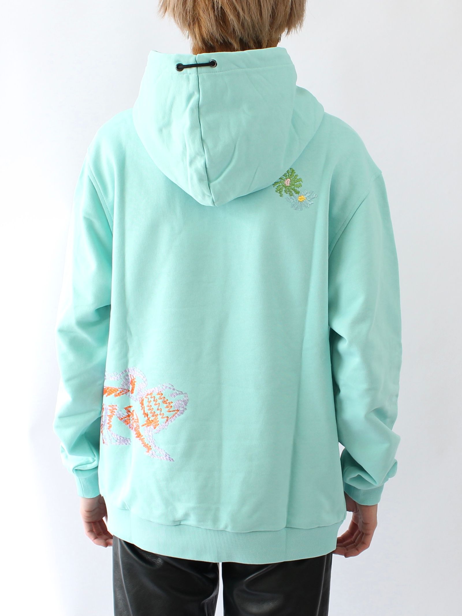 刺繍ロゴ パーカー / FAIR AQUA HOODIE / アクア × マルチ