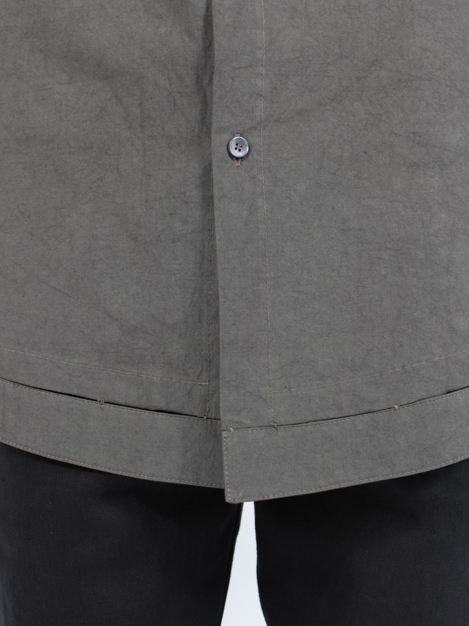 【24AW】ハンドステッチ ヘム ボーダー リラックスフィット シャツ / HAND-STITCHED HEM BORDER RELAXED FIT SHIRT / ダークグレー