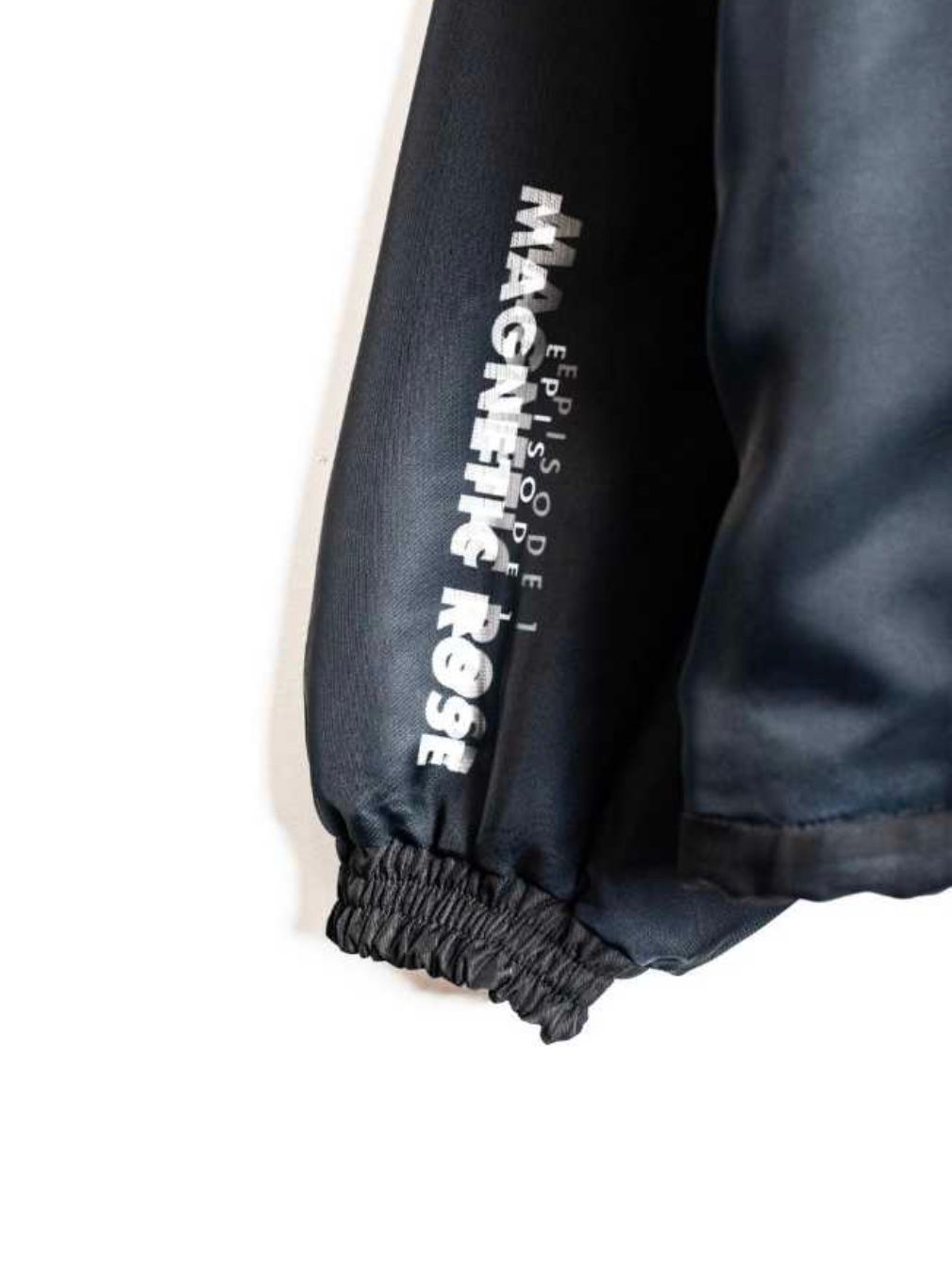 【26SS】"メモリーズ" 大友克洋 コーチ ジャケット / MEMORIES Holom Coach Jacket / ブラック(MAGNETIC ROSE)