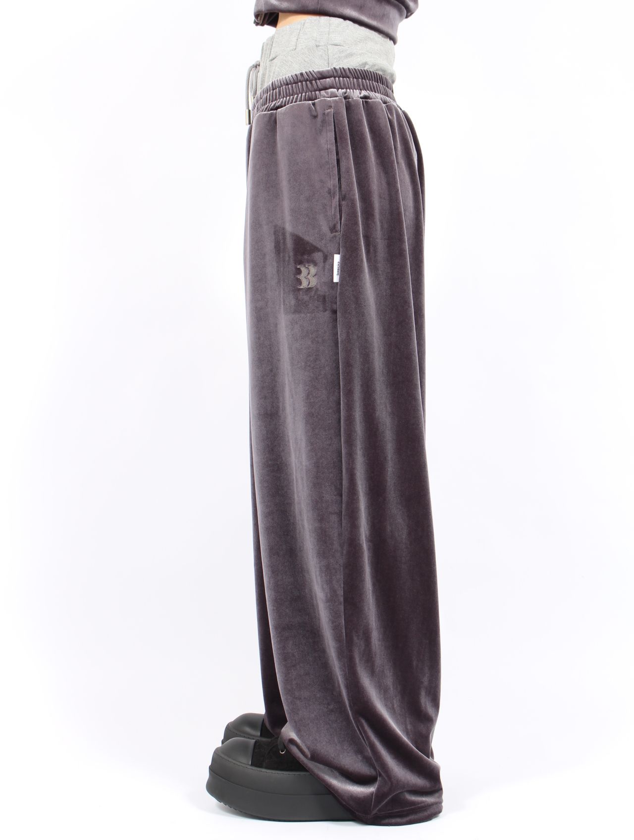 【25AW】レイヤード ベルベット トラウザーズ / LAYERED VELVET TROUSER / グレー