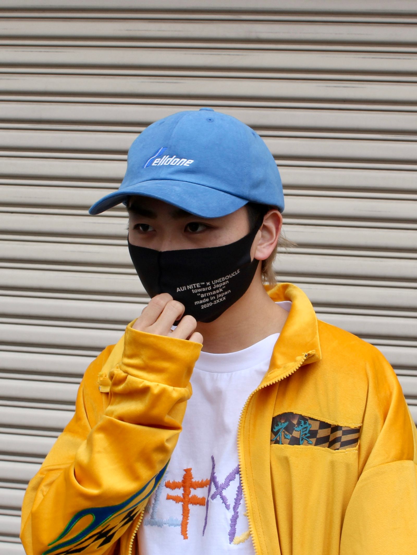 刺繍ロゴ Tシャツ / WHITE T-SHIRT WITH MULTICOLOR LOGO / ホワイト × マルチ