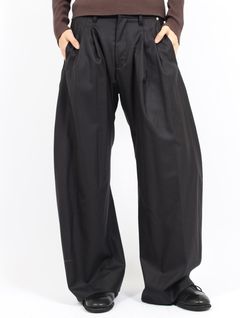【26SS】 2タック カーブド レッグ トラウザー / 2TUCK CURVED LEG TROUSERS / BLACK(ブラック)