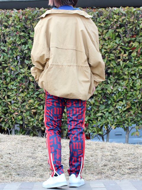 【ADANS 21SS】デザインの効いたアイテムで個性派コーデ