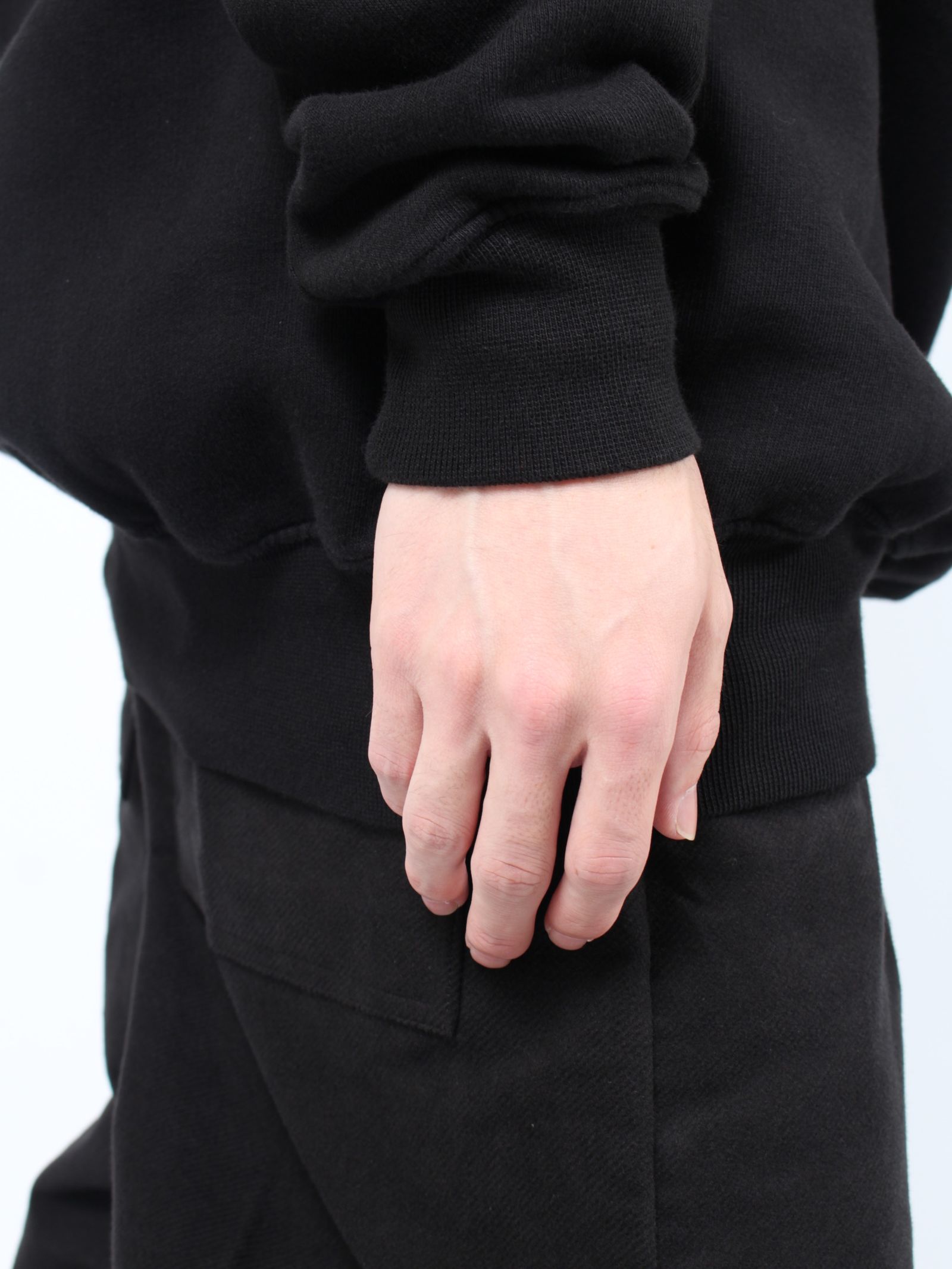 【24AW】スタッズ フーディー / HOODIE / ブラック