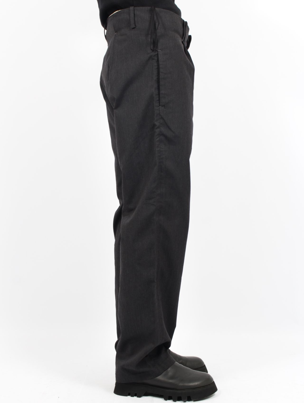 【25SS】プリーツ ウエスト ワイドフィット トラウザーズ / PLEATED-WAIST WIDE FIT  TROUSERS / ダークグレイ