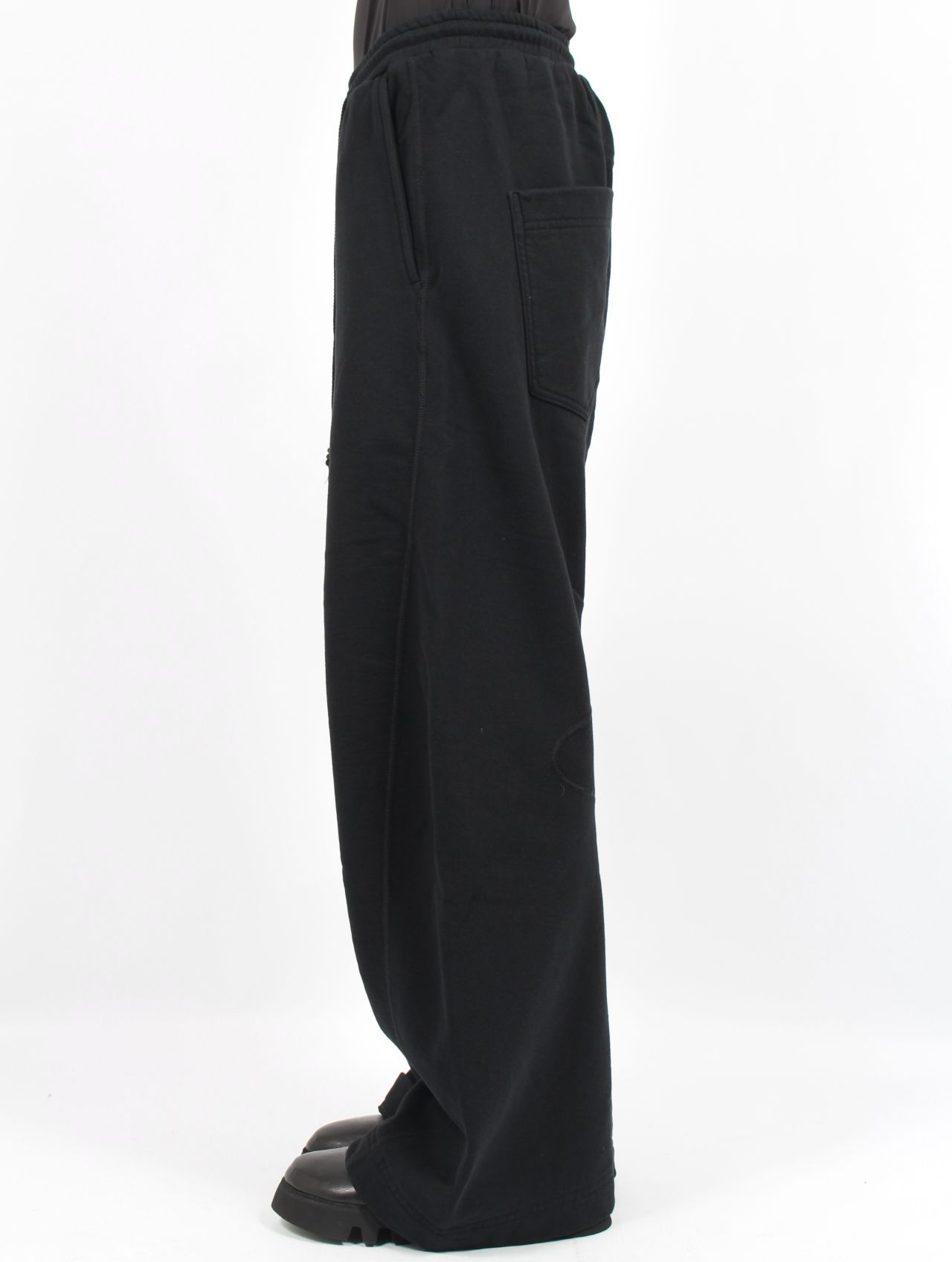 【25AW】 3D ツイステッド ラウンジ パンツ スウェット パンツ / 3D TWISTED LOUNGE PANTS / DARK NAVY(ダーク ネイビー)