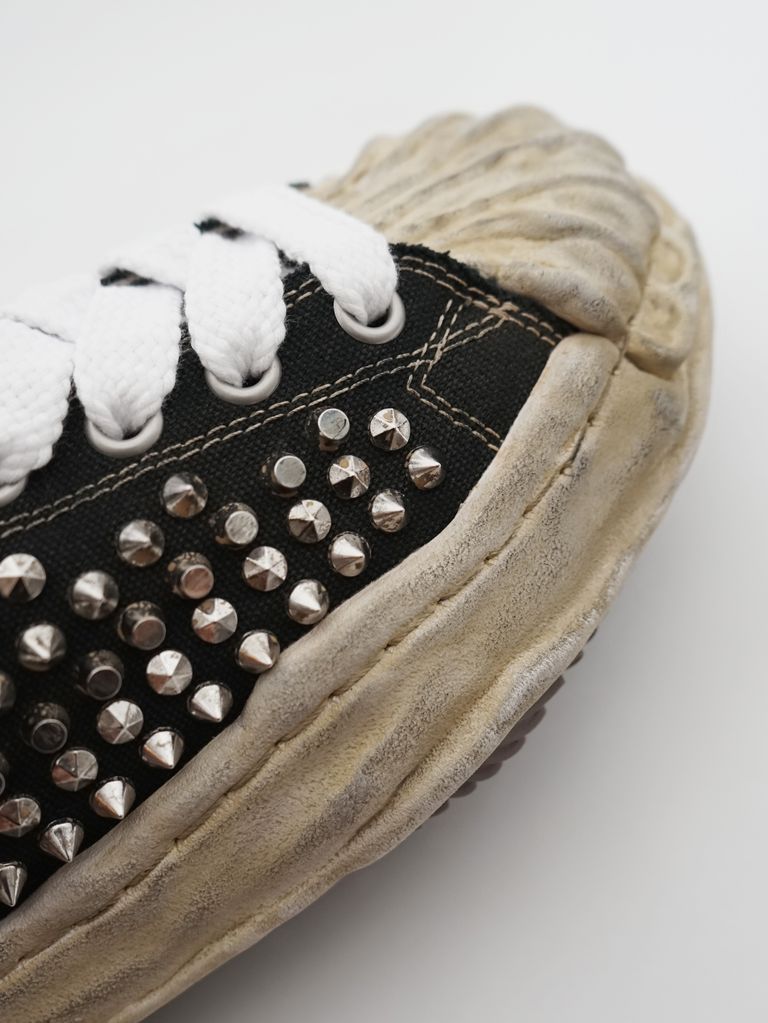 "ブレイキー"キャンバス スタッズ ローカット スニーカー / BLAKEY OG SOLE STUDDED CANVAS LOW-TOP SNEAKE / ブラック