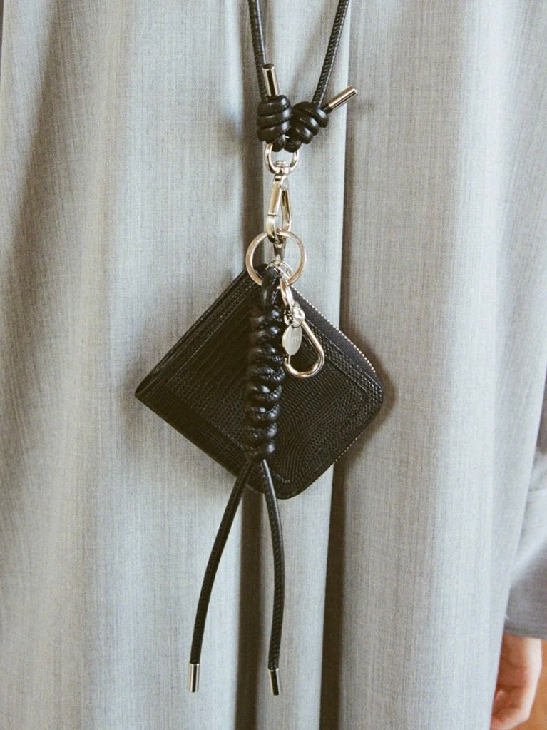 クリスティー スネークノット チャーム / CRISTY SNAKEKNOT CHARM STCOW / ブラック