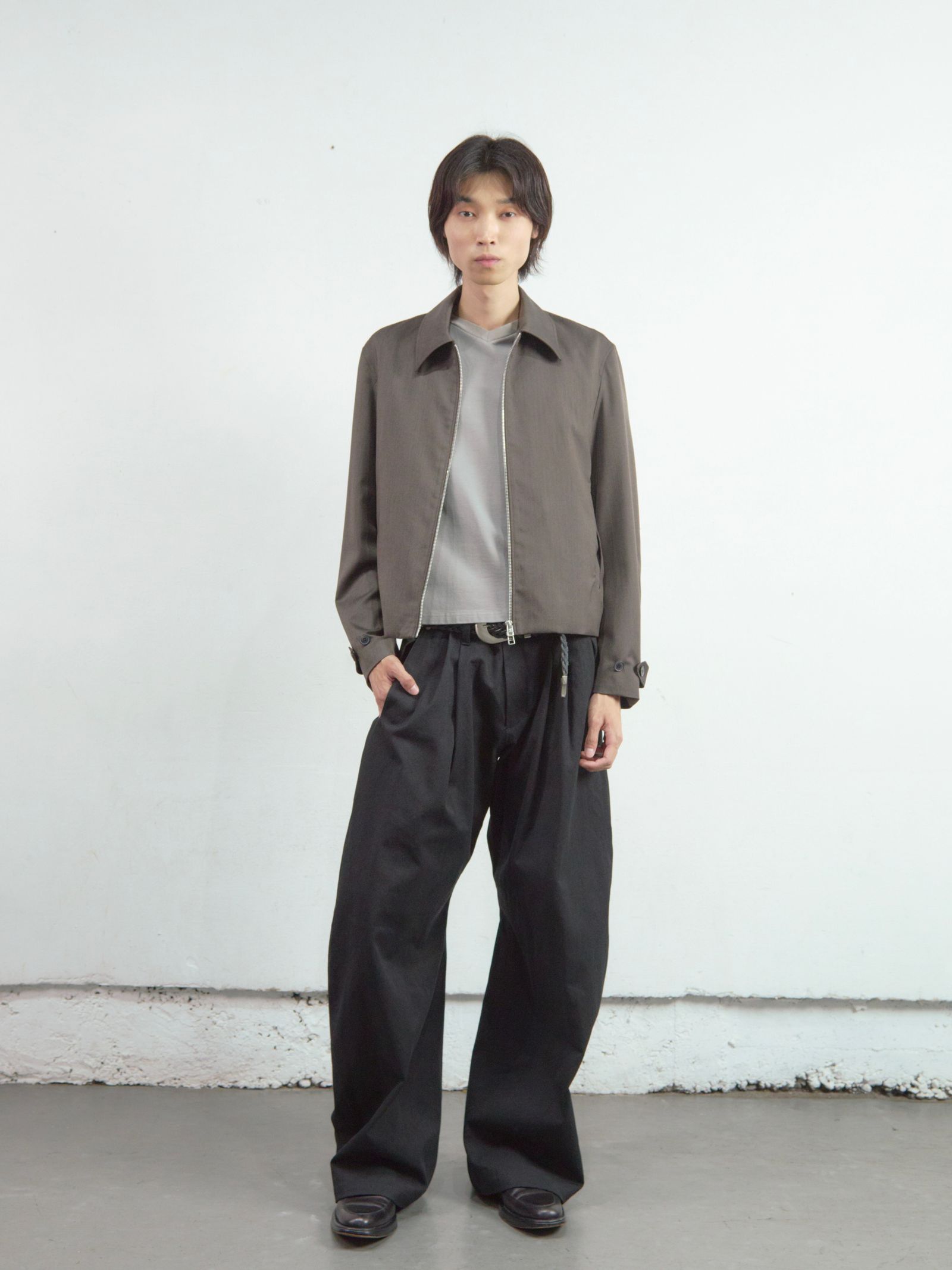 【26SS】ショート ジップ アップ ジャケット / SHORT ZIP UP JACKET / ブラウン