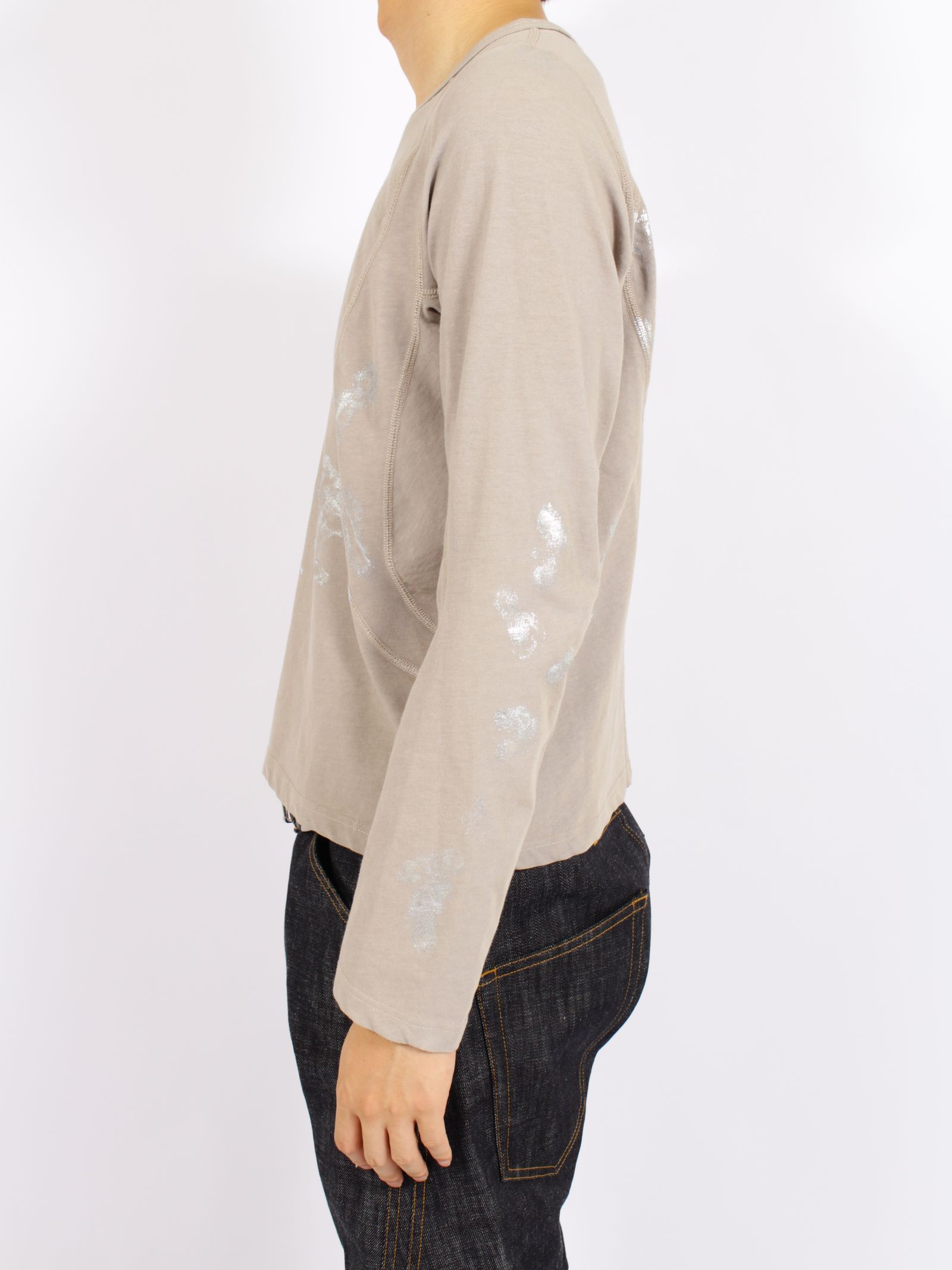 【26AW】フォイル プリント スプラッター ロング スリーブ Tシャツ 銀箔 長袖 カットソー / FOIL PAINT SPLATTER LONG SLEEVE T-SHIRT / CLAY(ベージュ)