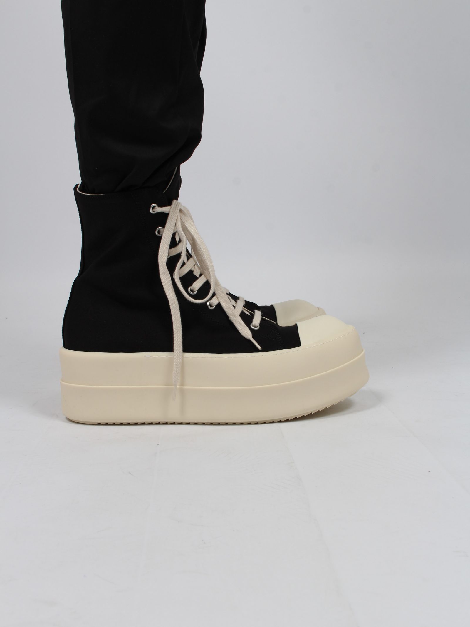 RICK OWENS DRKSHDW - 【24SS】ダブルバンパー ハイカット スニーカー / DOUBLE BUMPER SNEAKS /  ブラック×ホワイト | STORY