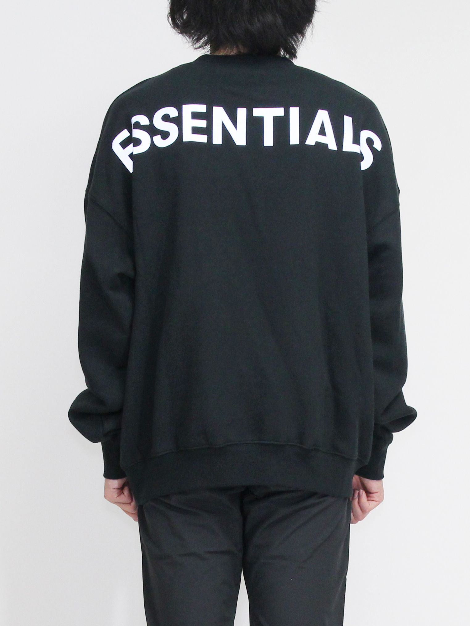 大人気モデル　ESSENTIALS エッセンシャルズ　FEAR OF GOD パーカー トップス メンズ 再販